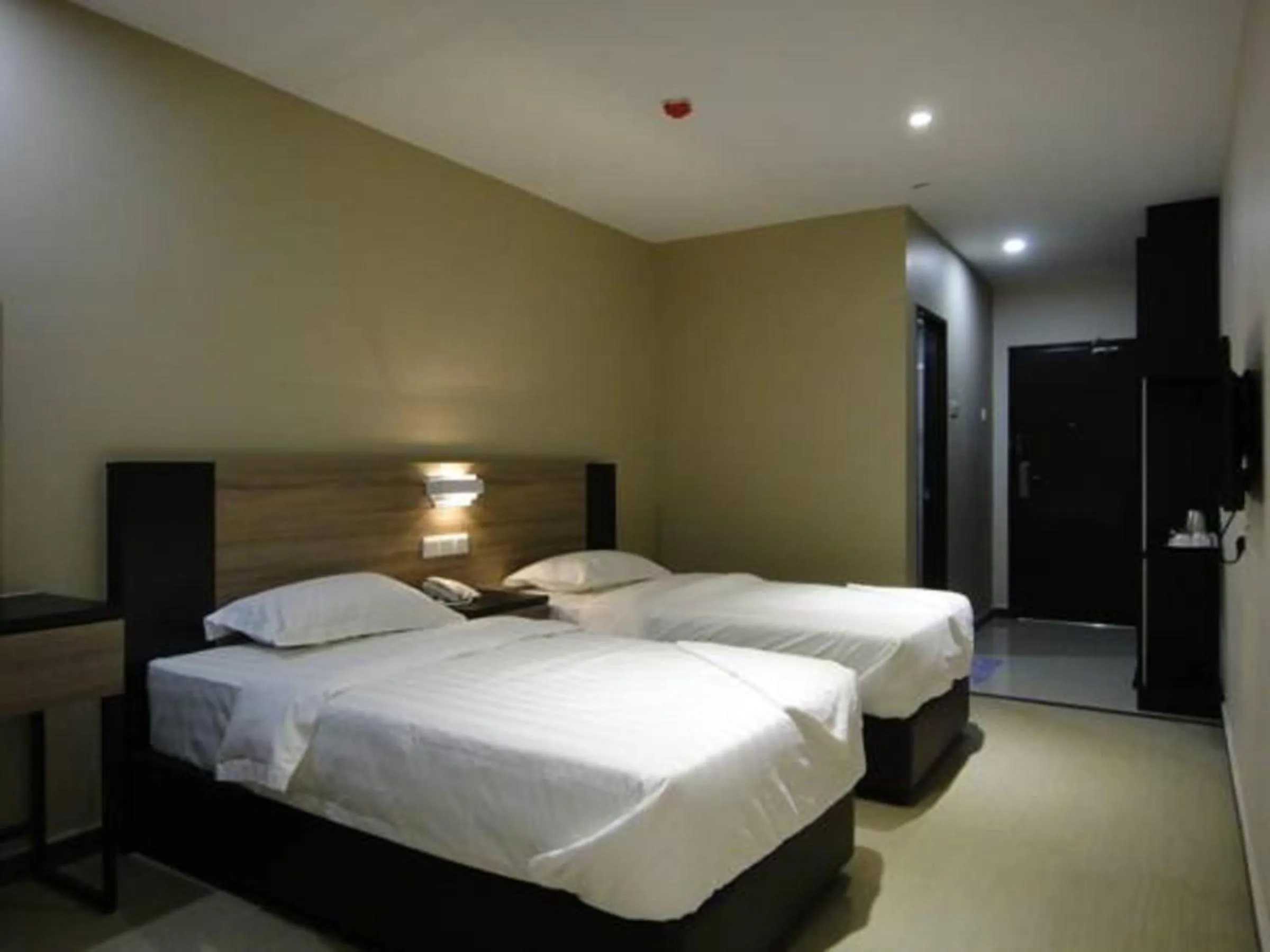 Deluxe Twin Room in Galaxy Hotel SIMPANG AMPAT