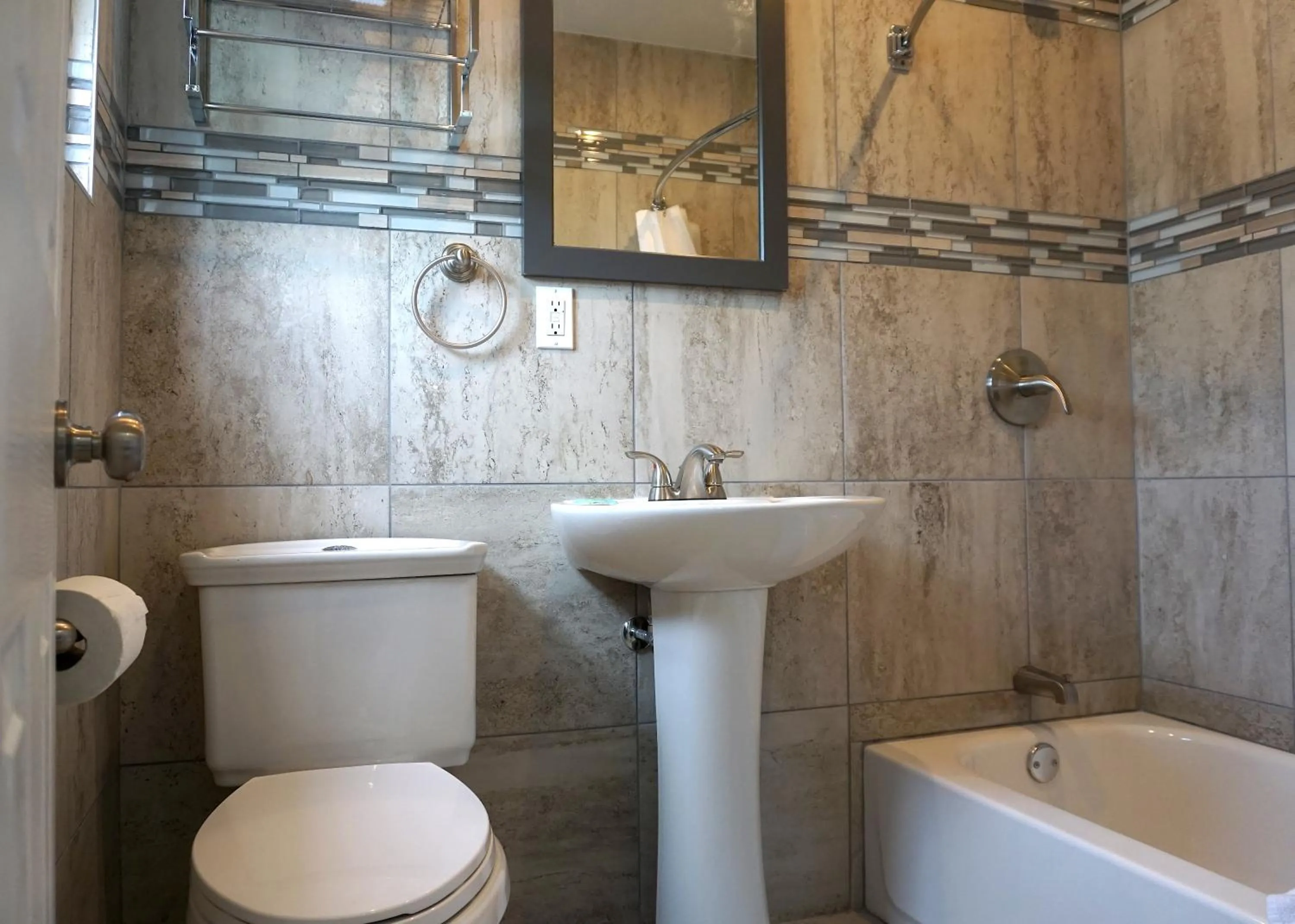 Deluxe Double King Room in Beachside Resort