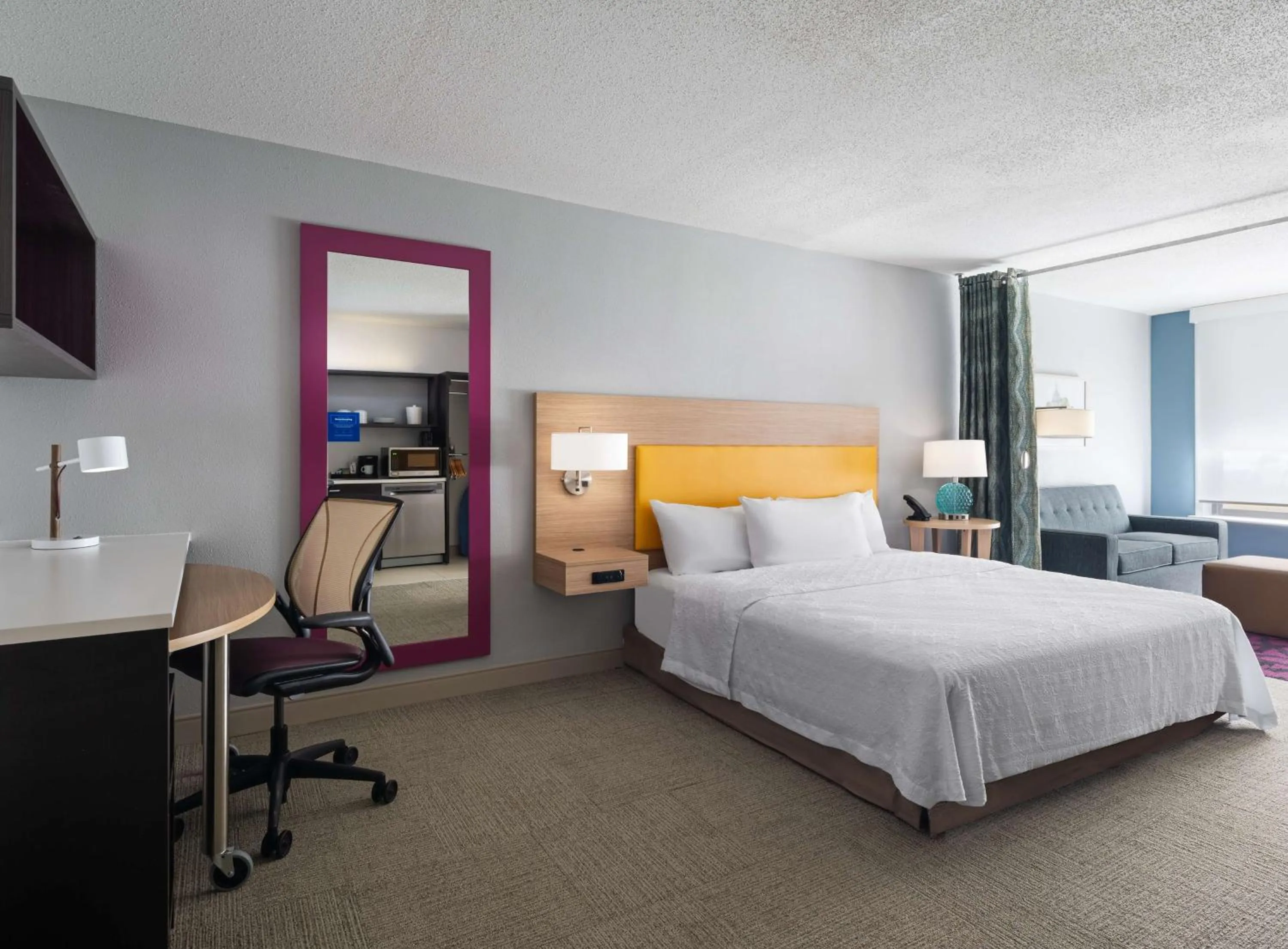 King Studio Suite with Tub - Mobility/Hearing Accessible in Home2 Suites by Hilton Indianapolis - Keystone Crossing