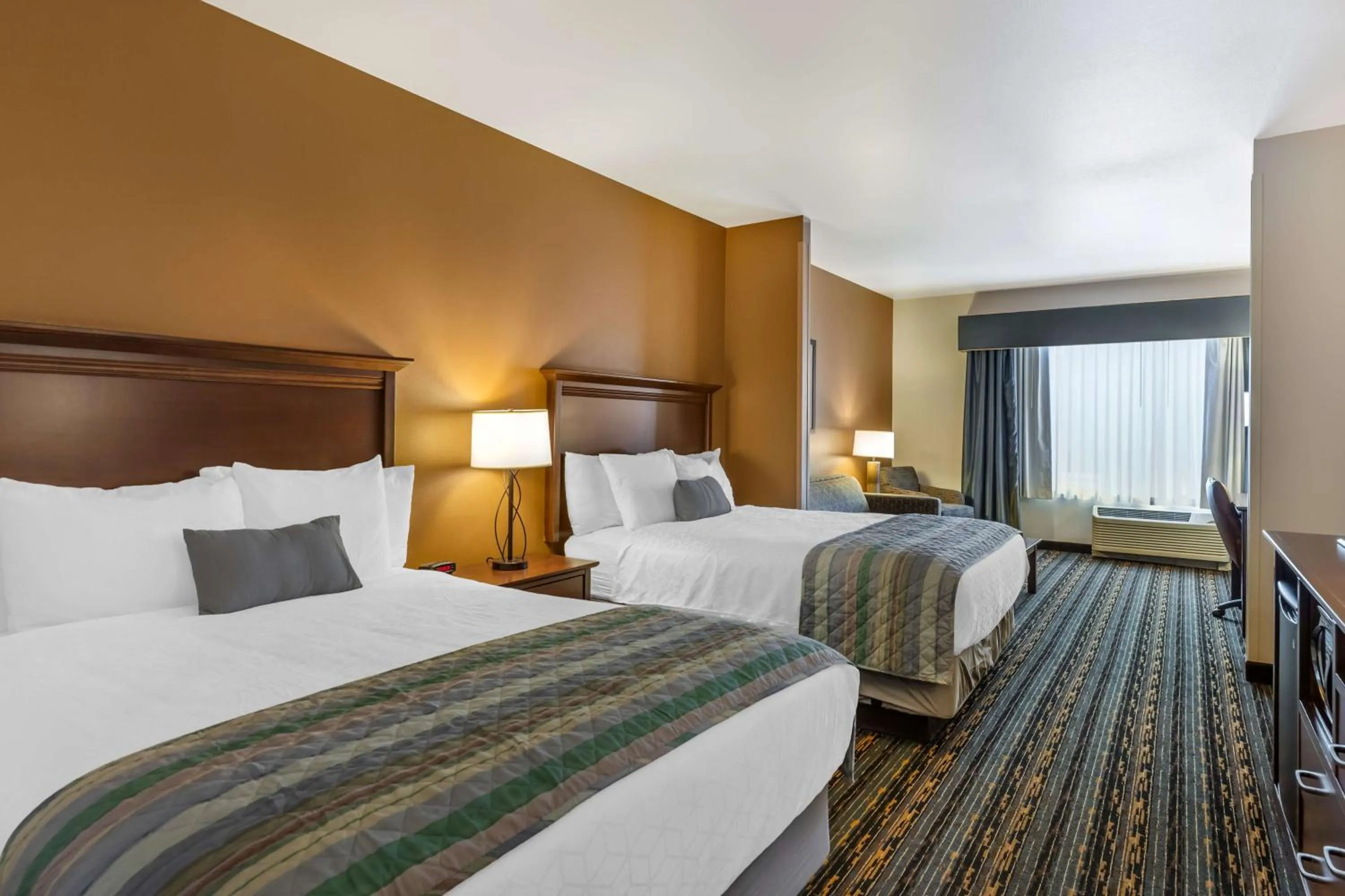 Queen Suite with Two Queen Beds - Hearing Accessible in Best Western PLUS Casper Inn & Suites