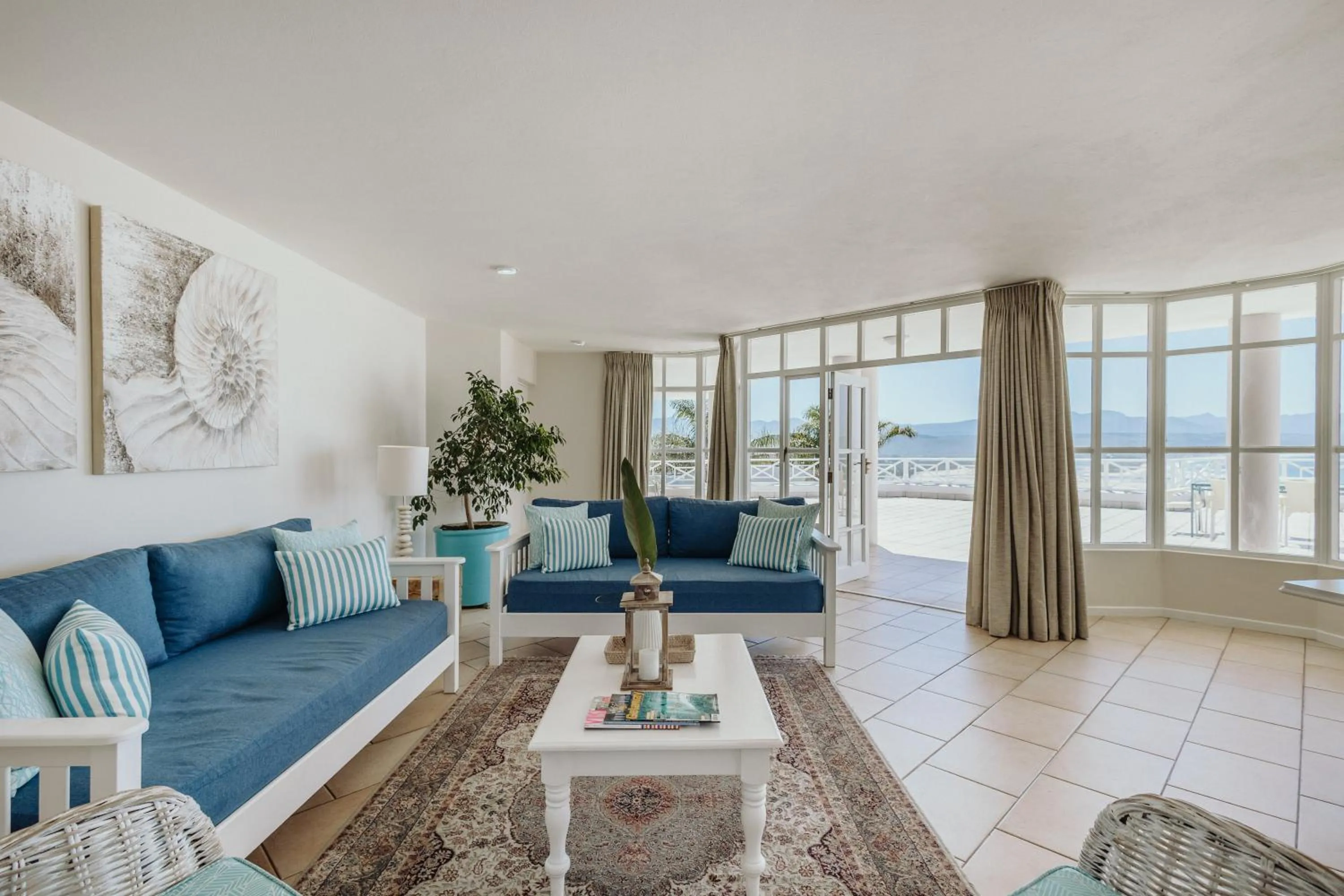 Family Suite - single occupancy in Bayview Hotel