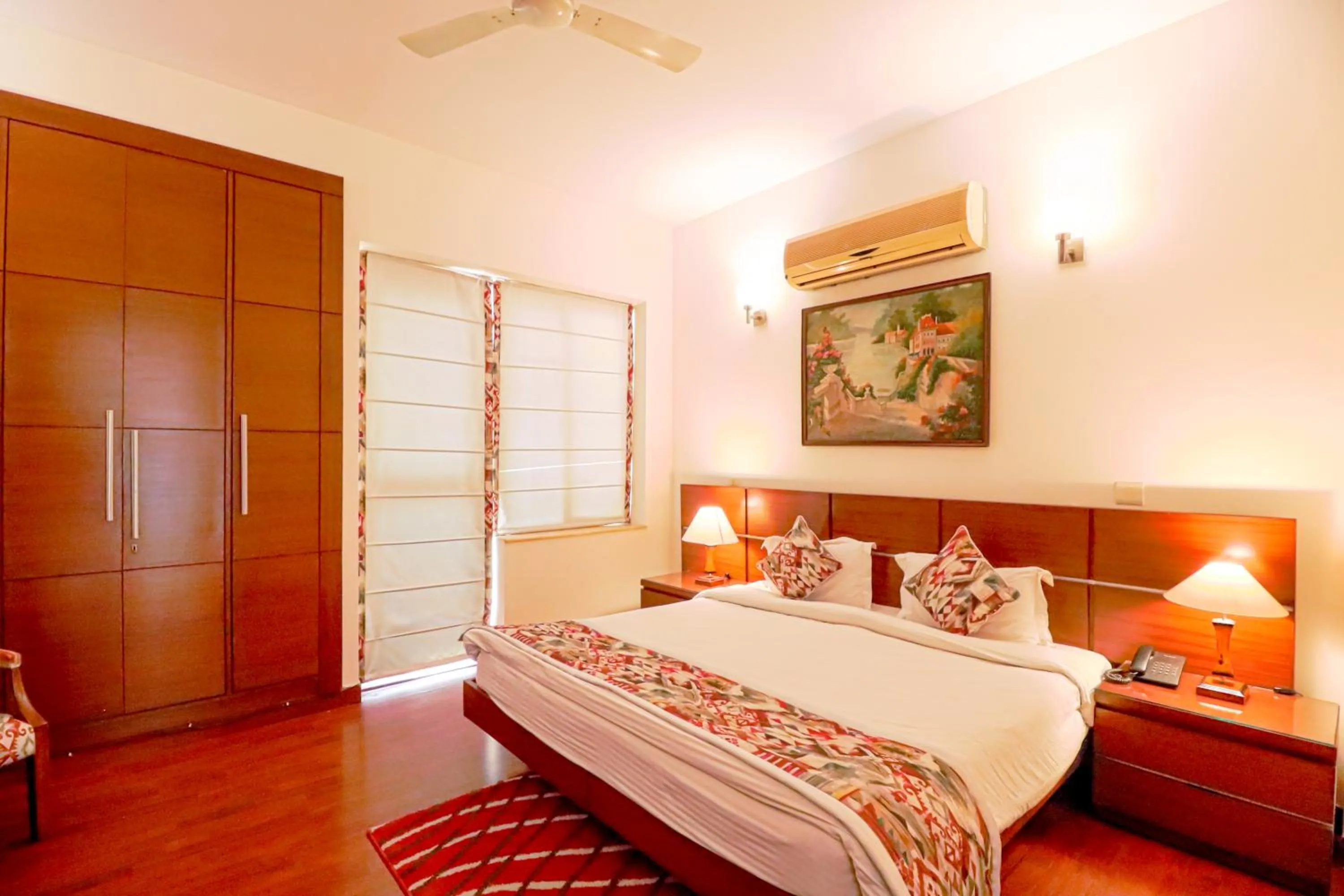 Deluxe Room in Ahuja Residency Noida