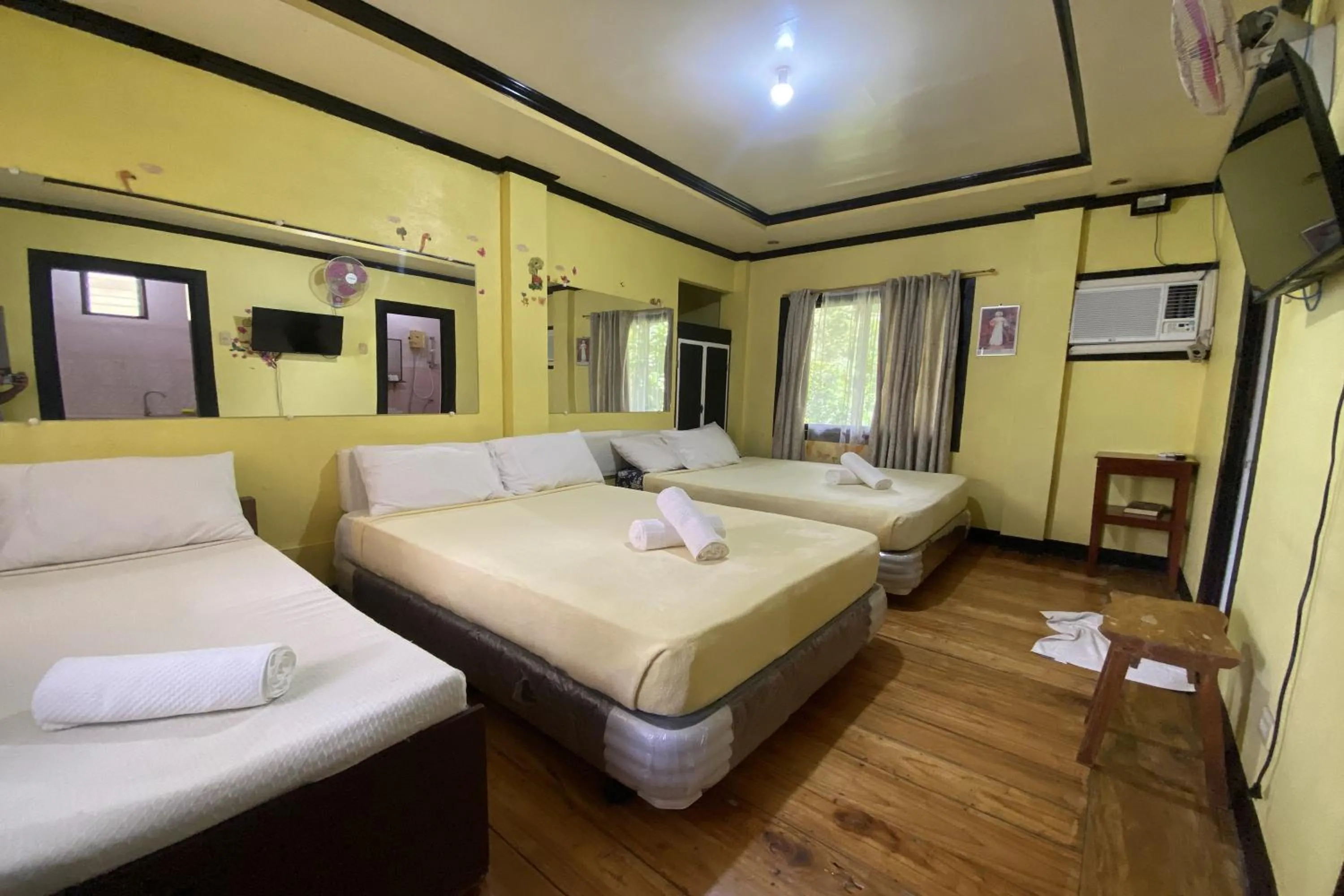 Family Room with Sea View in D & A Seaside Cottages