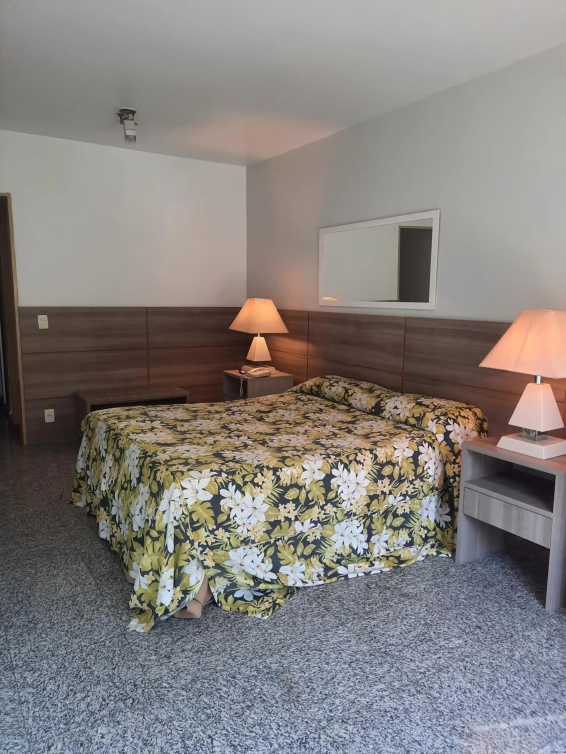Standard Double Room - single occupancy in Royalty Copacabana Hotel