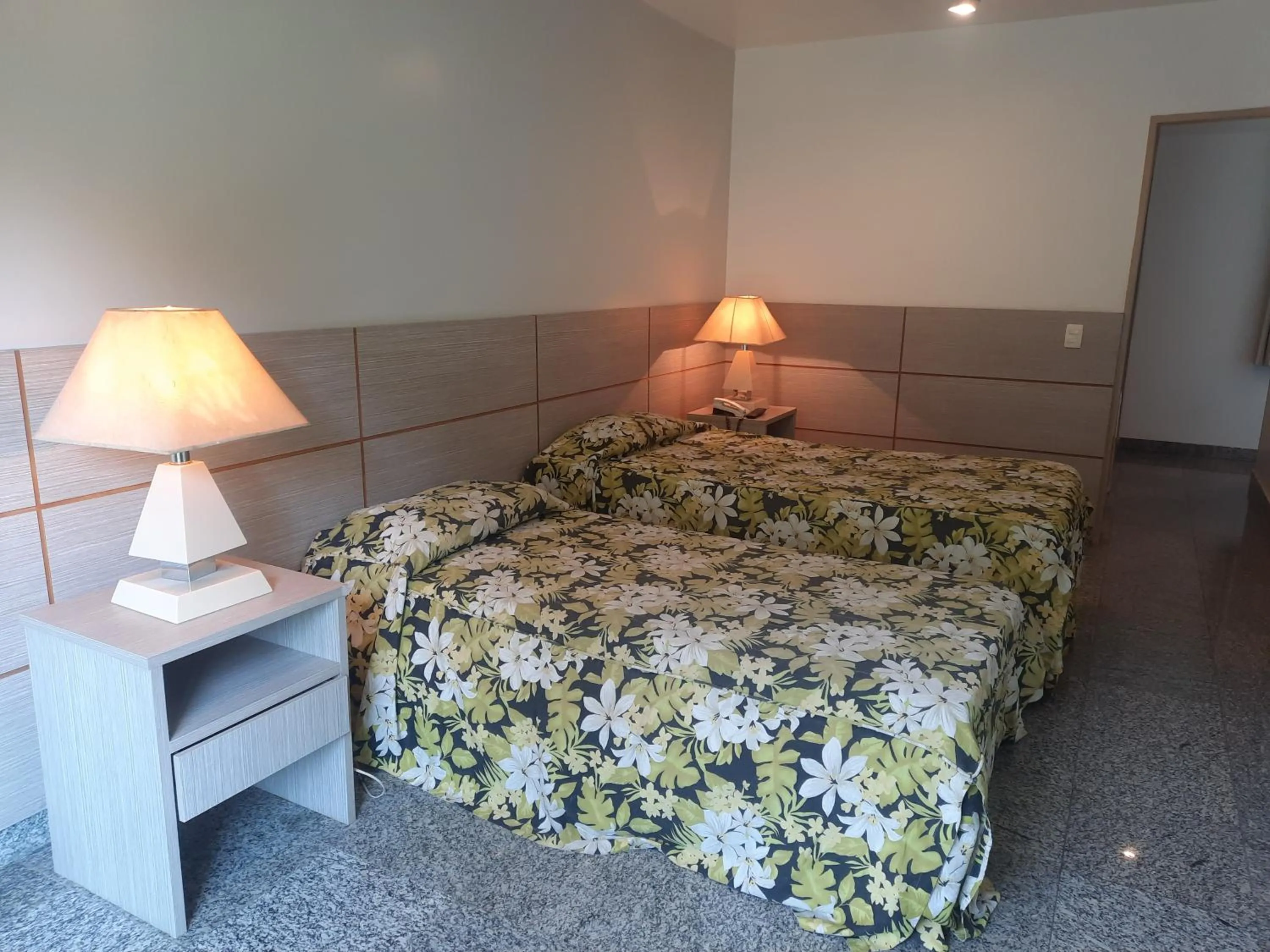 Standard Twin Room - single occupancy in Royalty Copacabana Hotel