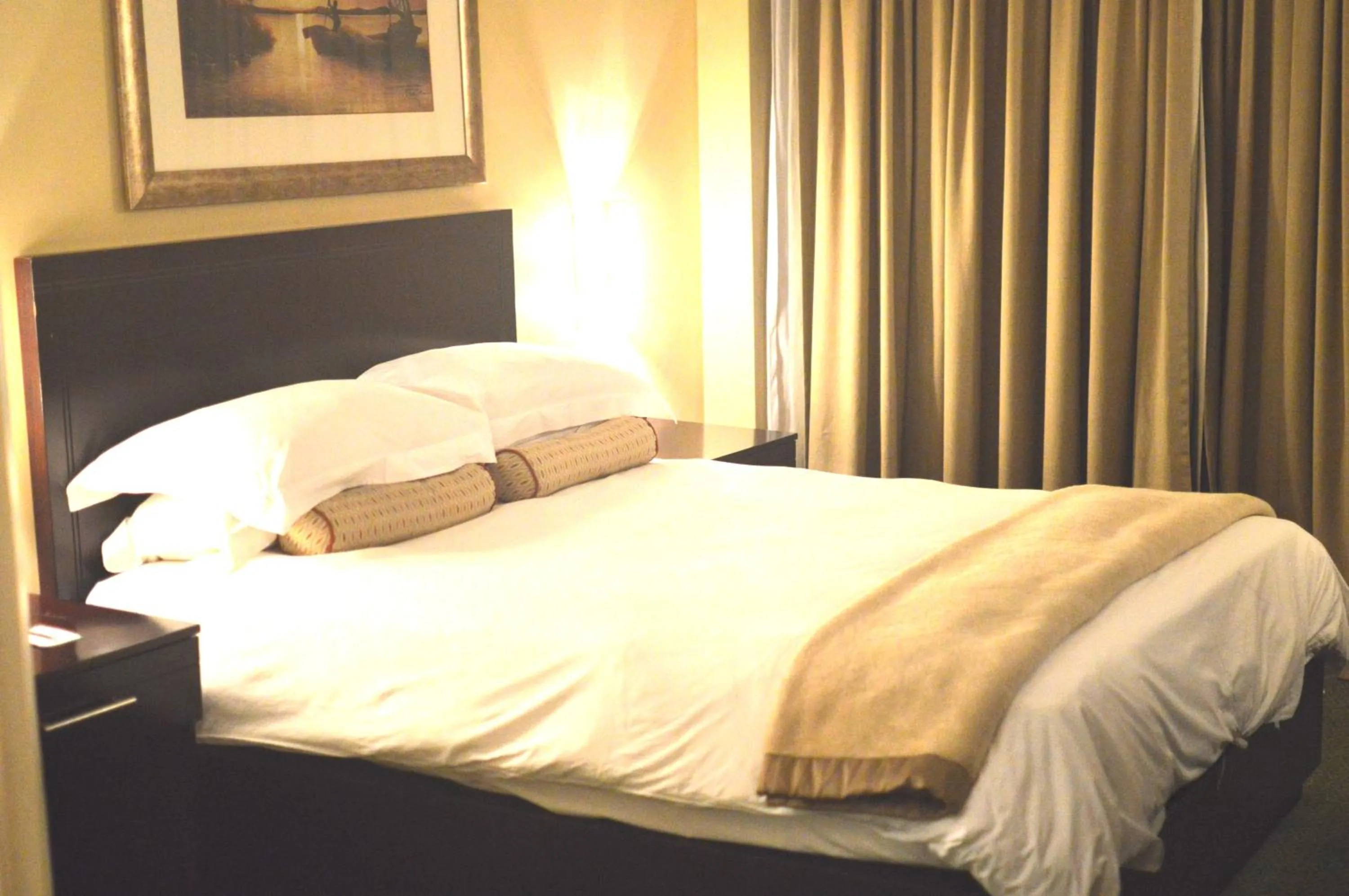 Deluxe Queen Room - single occupancy in Sunbird Mount Soche