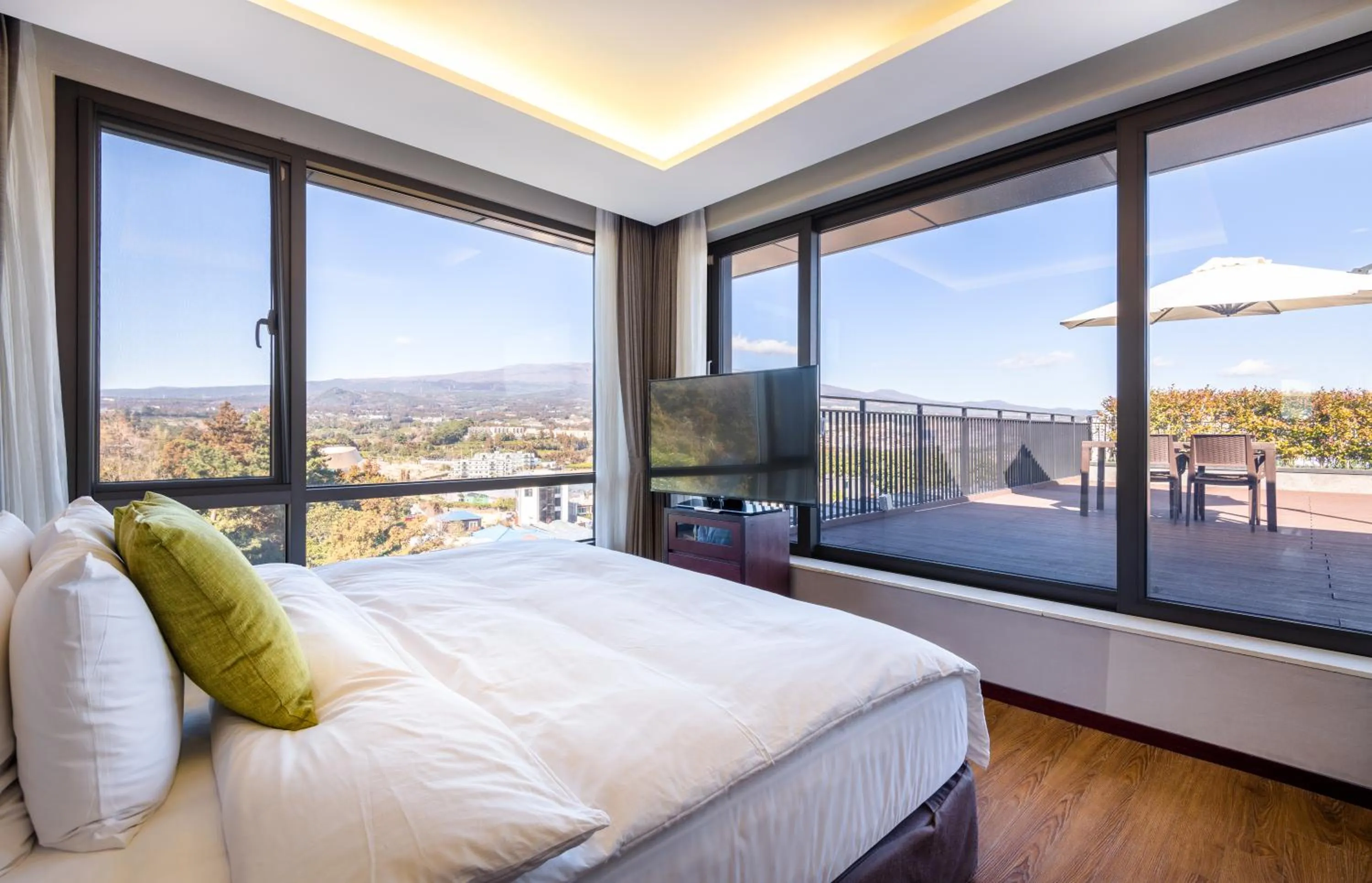 Sunshine Suite Family, 2 bedrooms, Private terrace (Weekly Saturday running class / Sunday yoga class, free for guests, first-come, first-served applications) in Parksunshine Jeju