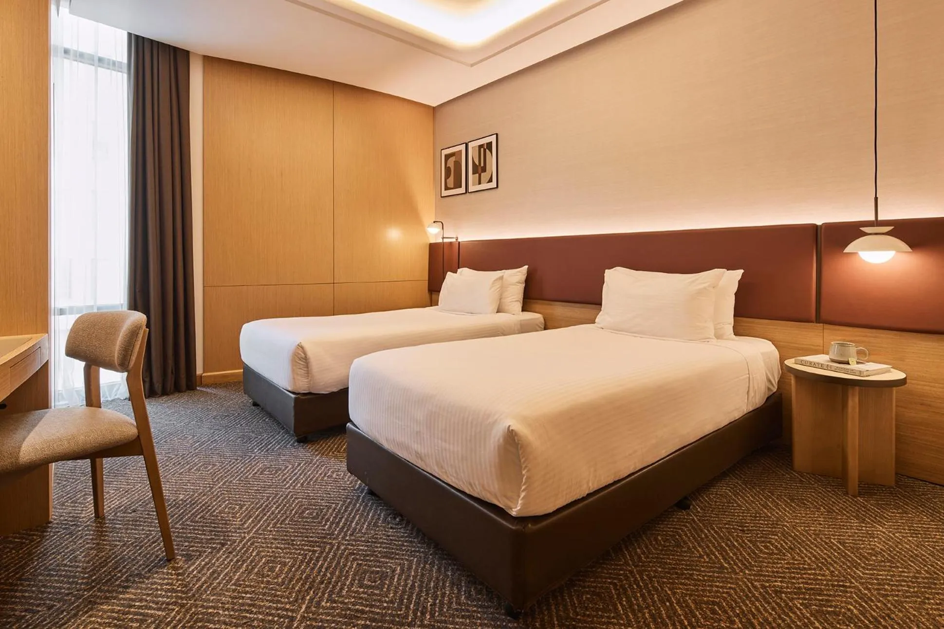 Deluxe Twin Room in Rydges Australia Square