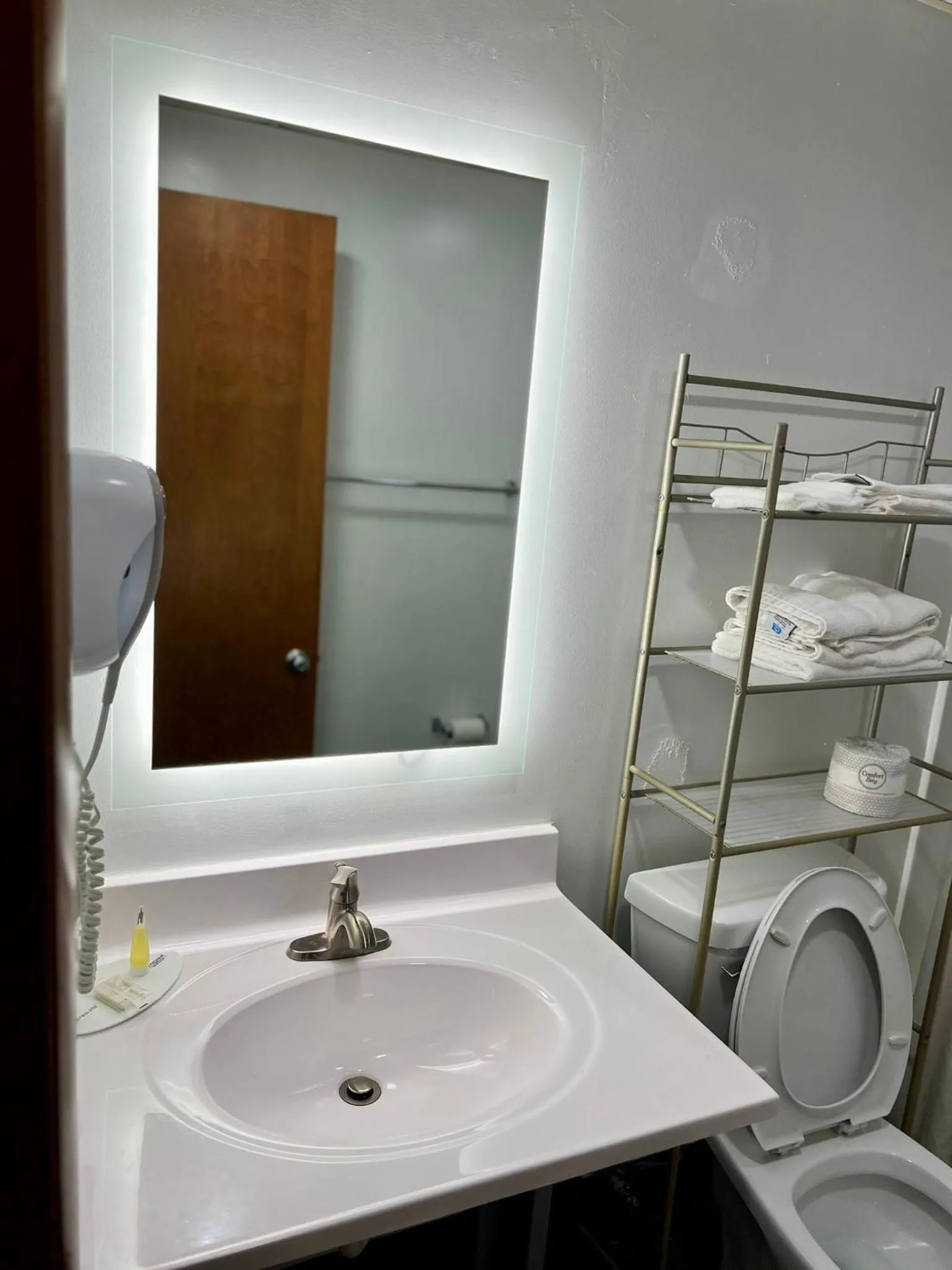 King Room - Non-Smoking in Travelodge by Wyndham Gallipolis