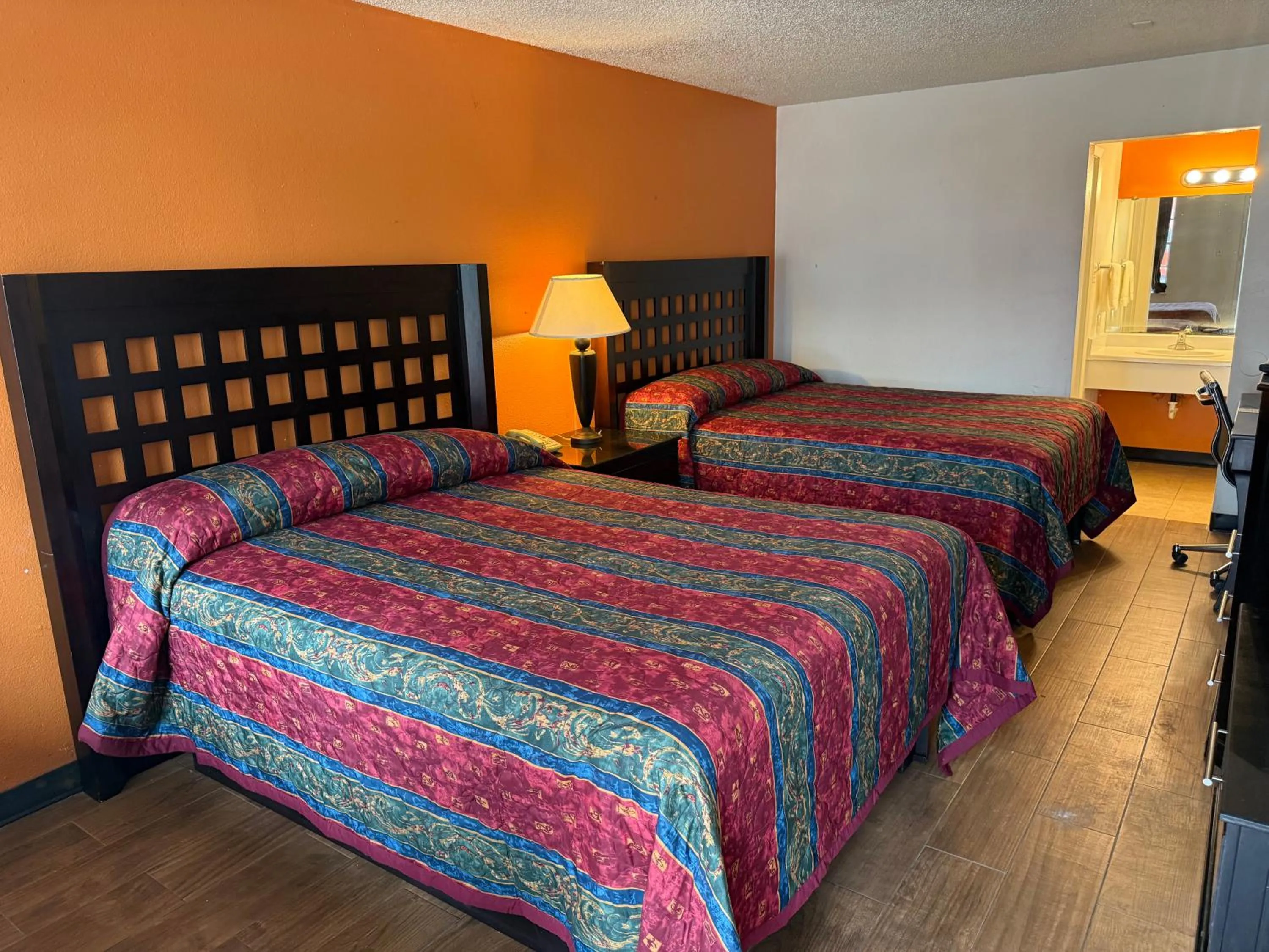 Double Room in Sherman Inn