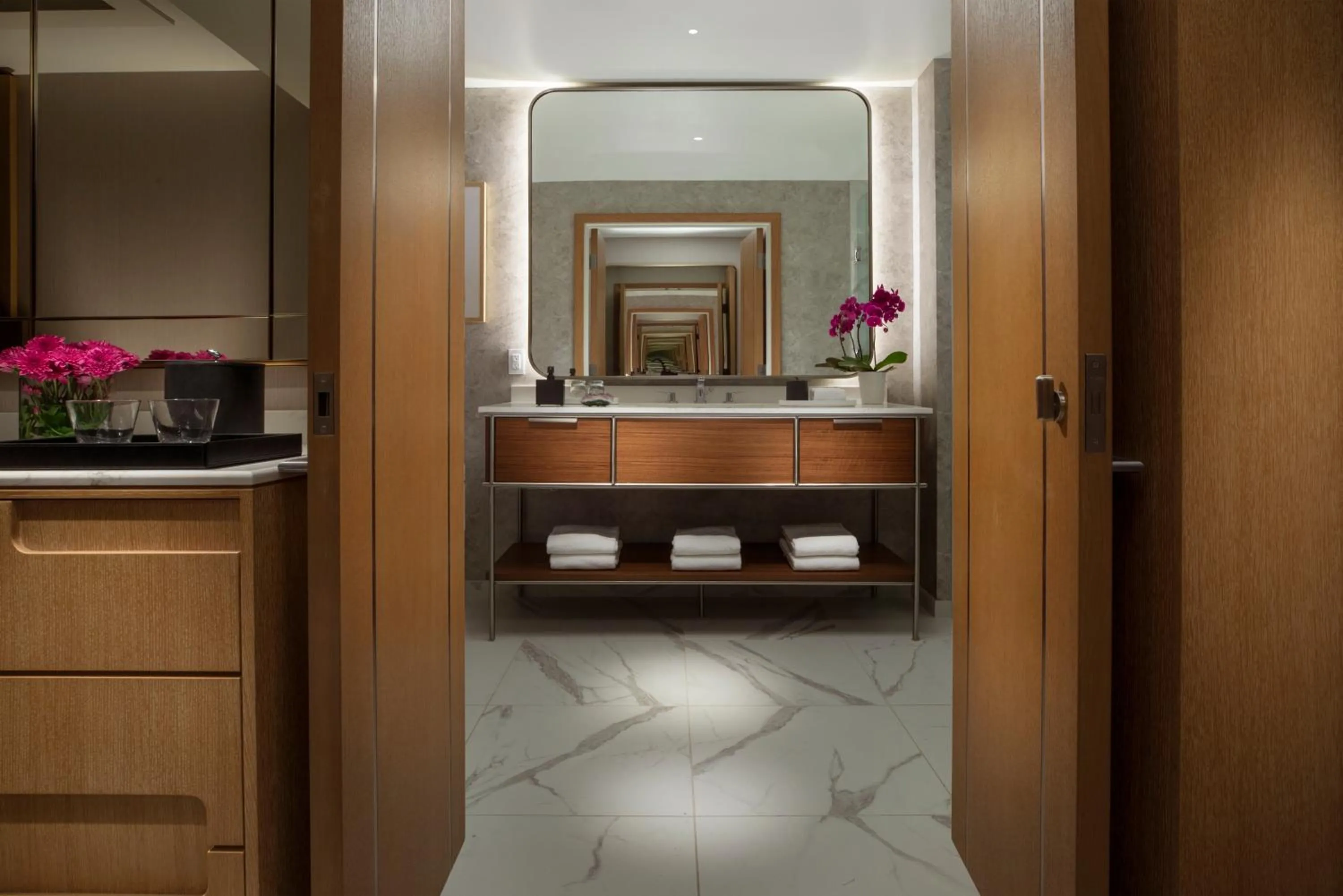 One-Bedroom King Suite with Race Track View in Hilton Arcadia Los Angeles