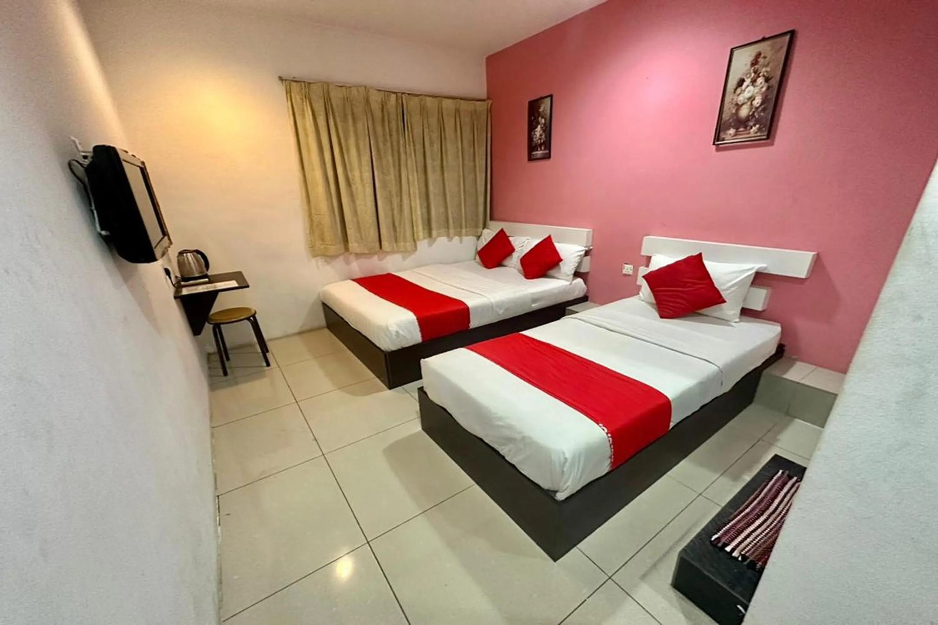 Triple Room in Cahaya Midah - BilikXpert