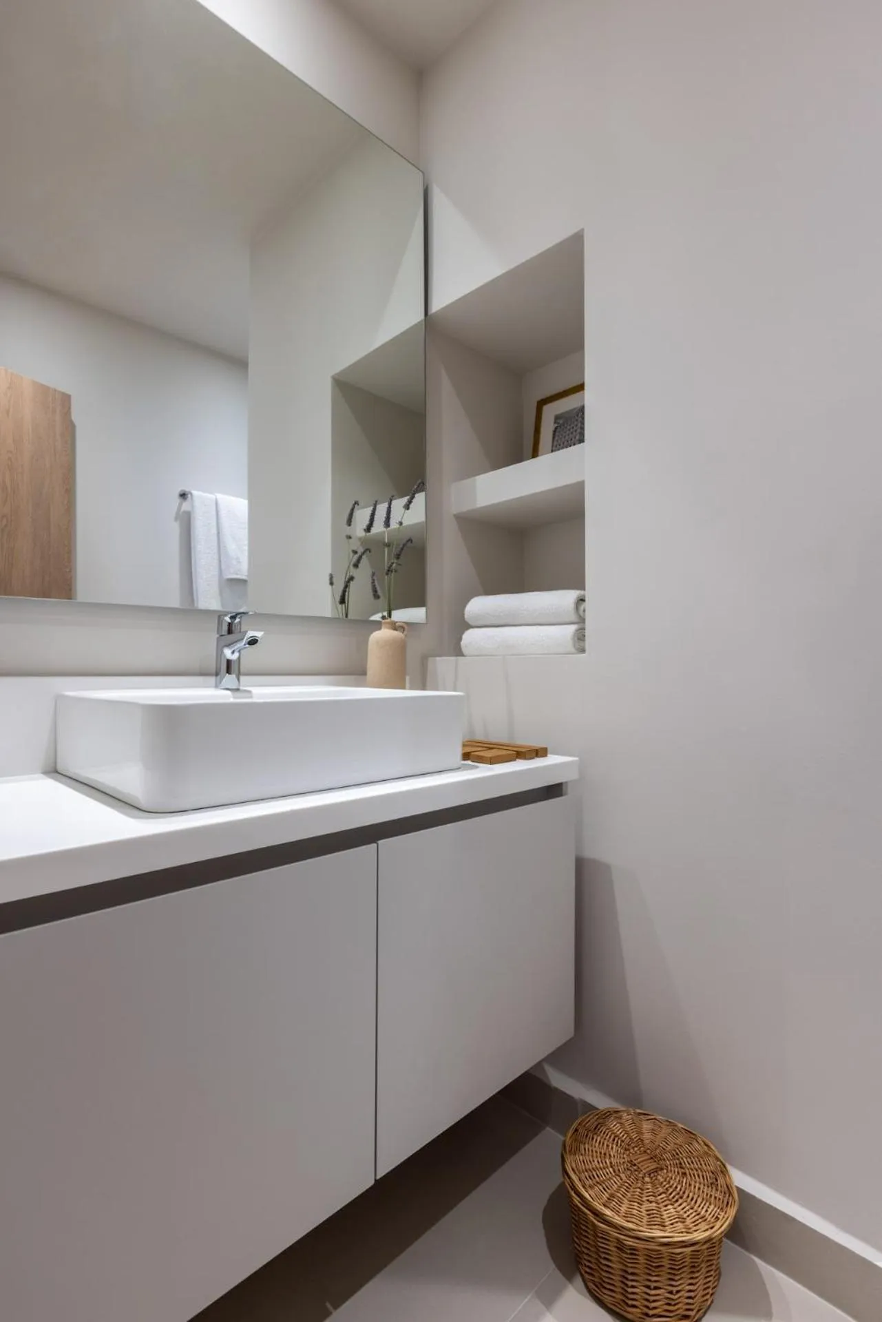 Bathroom in Gallery Port Tower Piraeus
