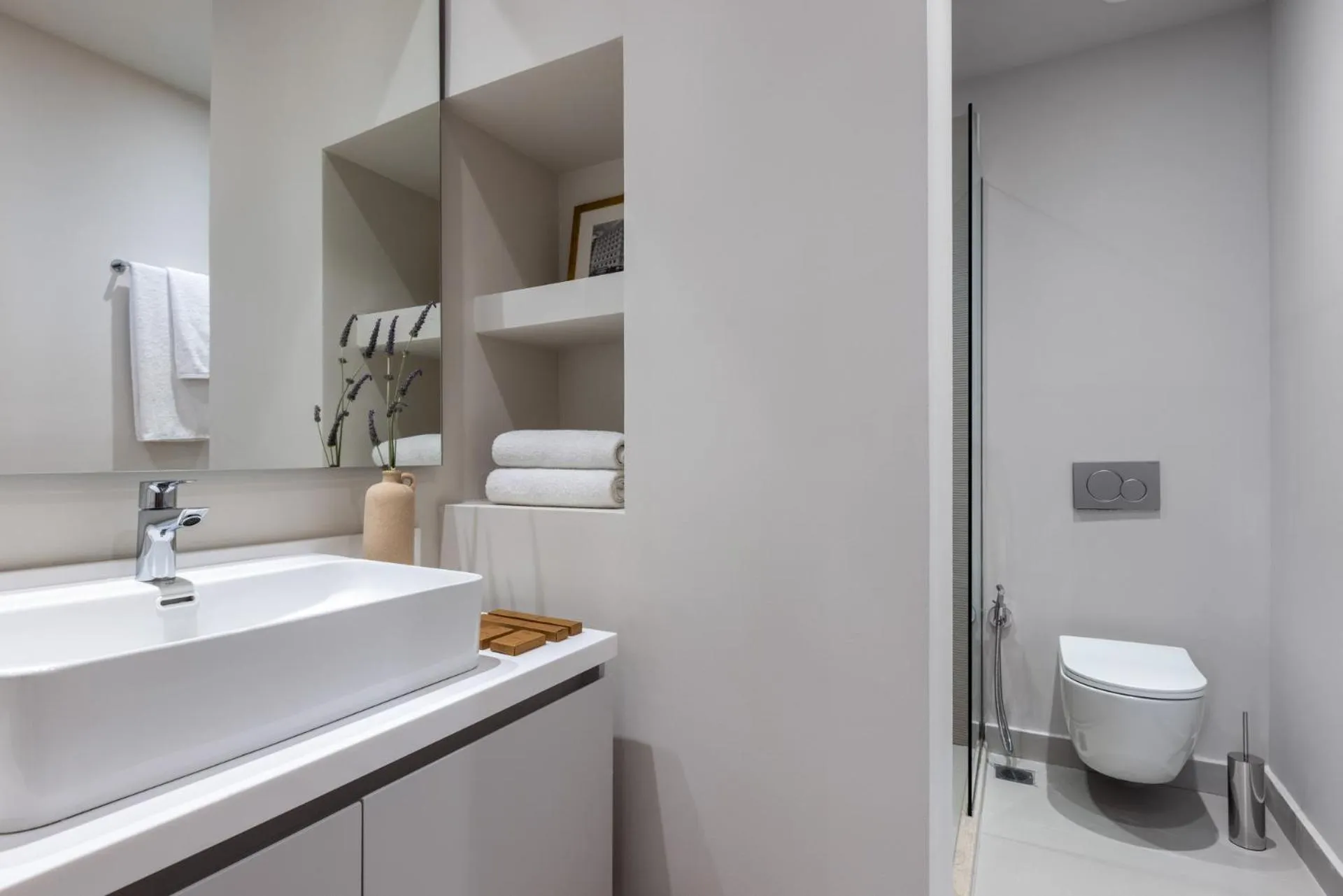 Bathroom in Gallery Port Tower Piraeus