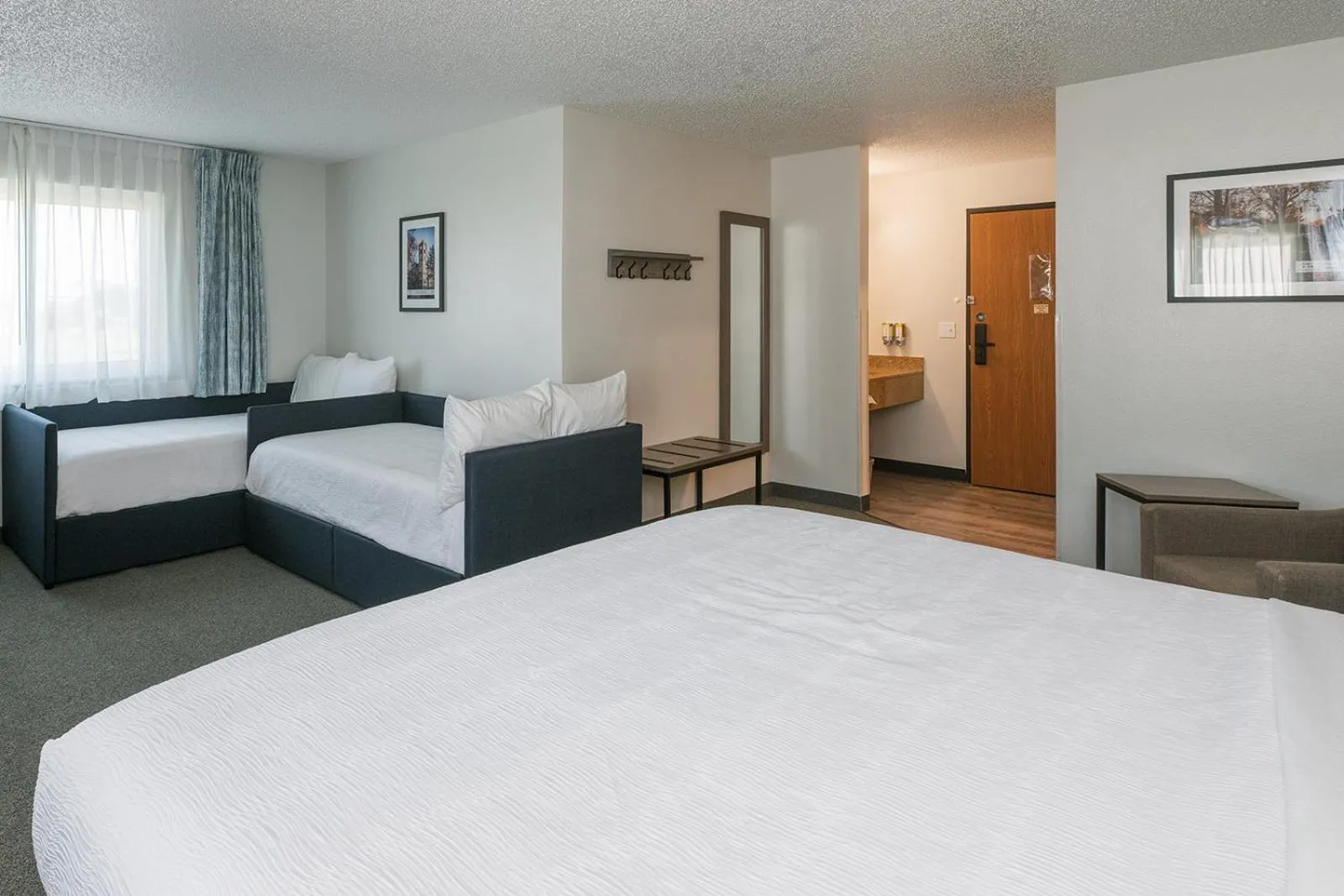 Triple Room in Hotel Pommier Chariton