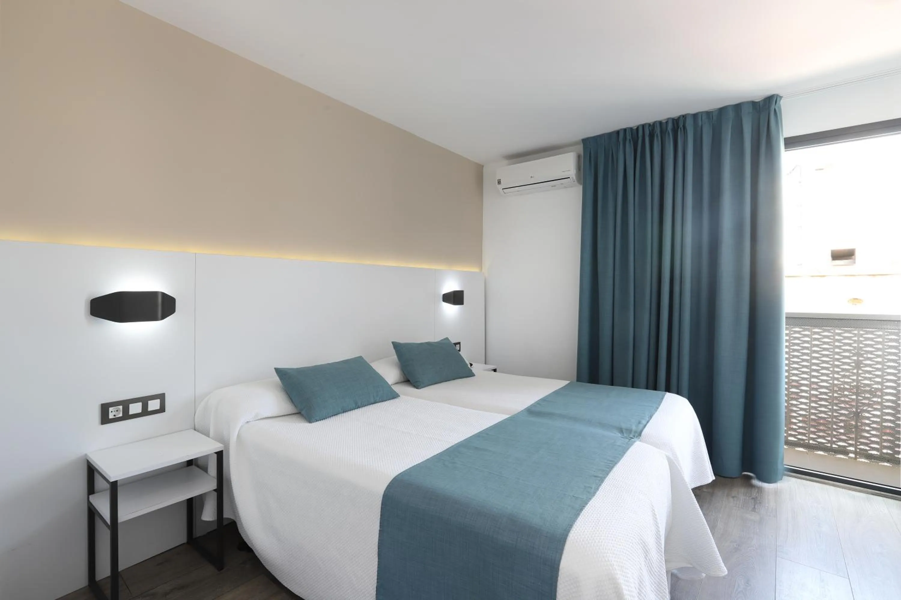 Single Room with City View in Hotel Alameda