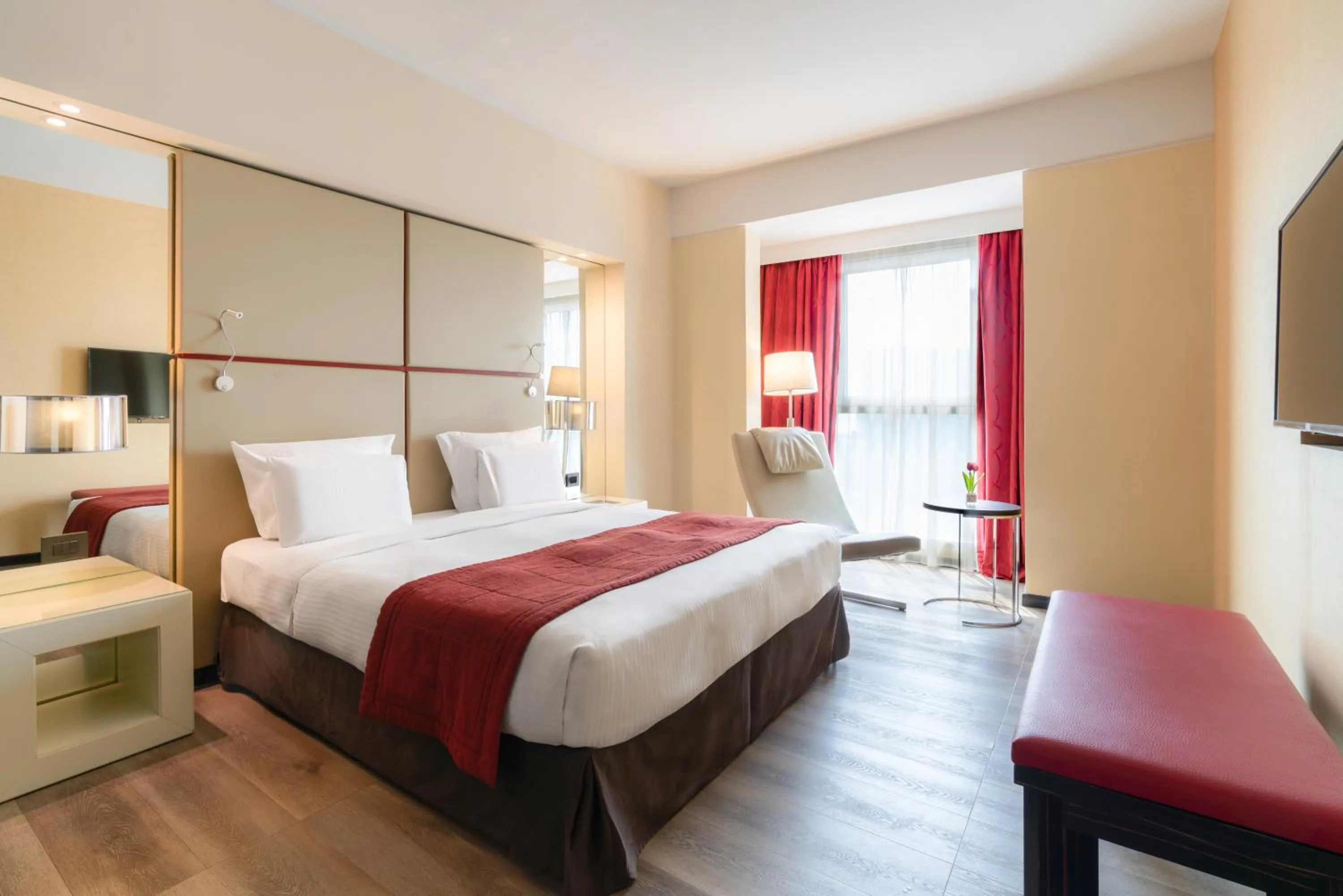 Superior King Room in Pullman Kinshasa Grand Hotel