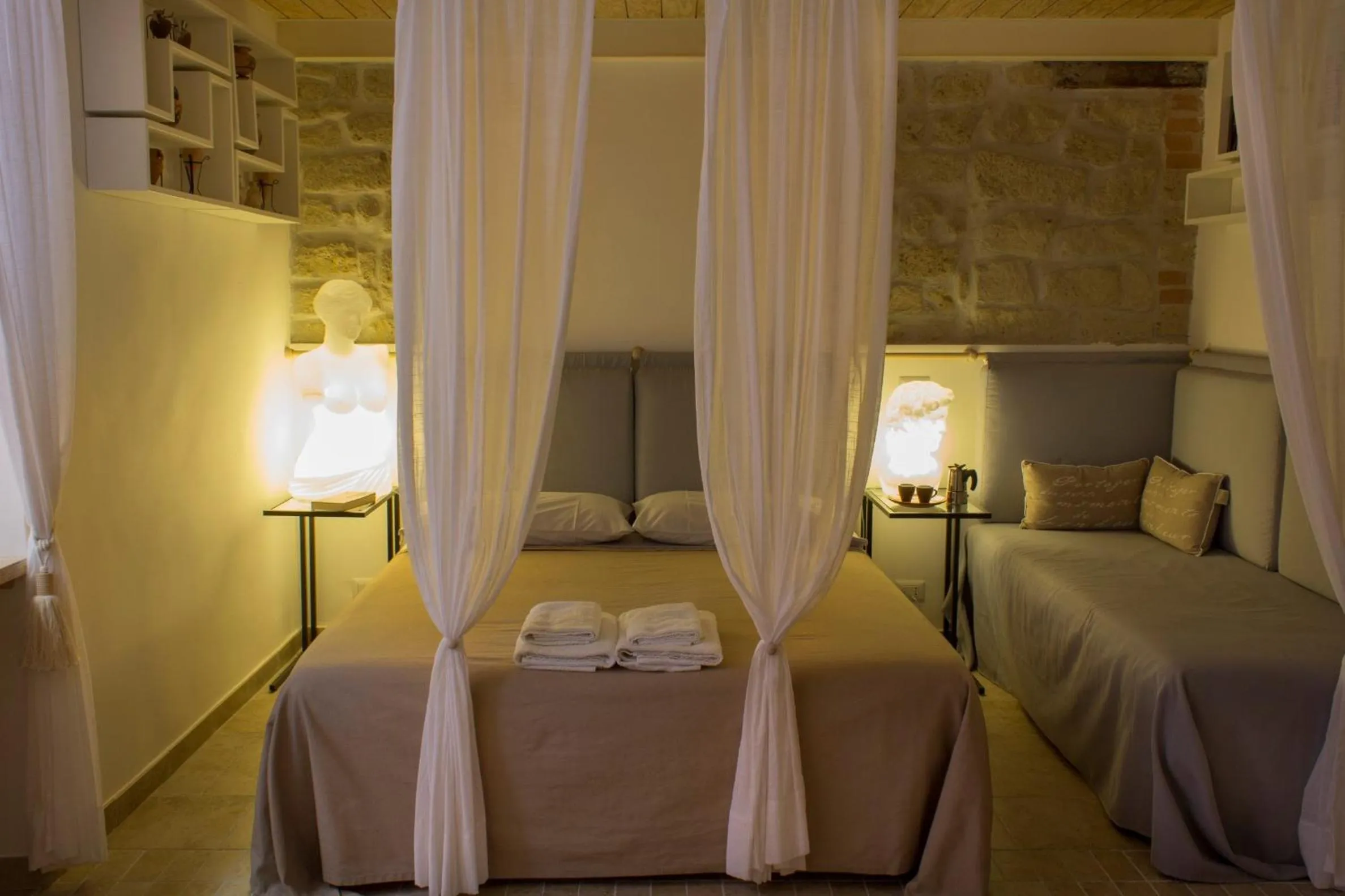 Classic Family Room in Casa Latina