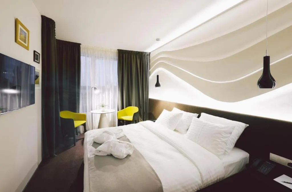 Deluxe Room in Dunetton - self check-in hotel