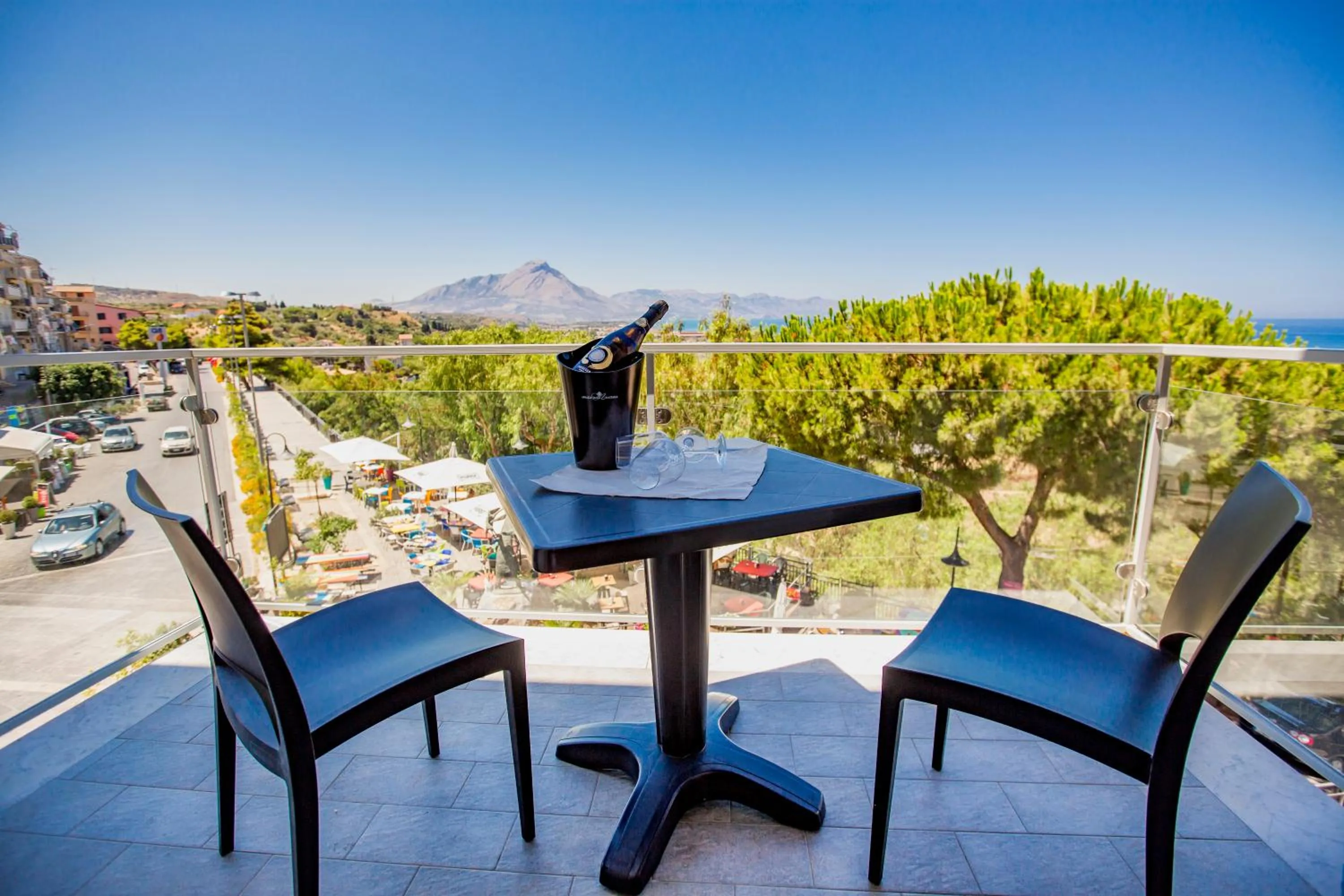 Quadruple Room with Sea View in Belvedere Rent Rooms