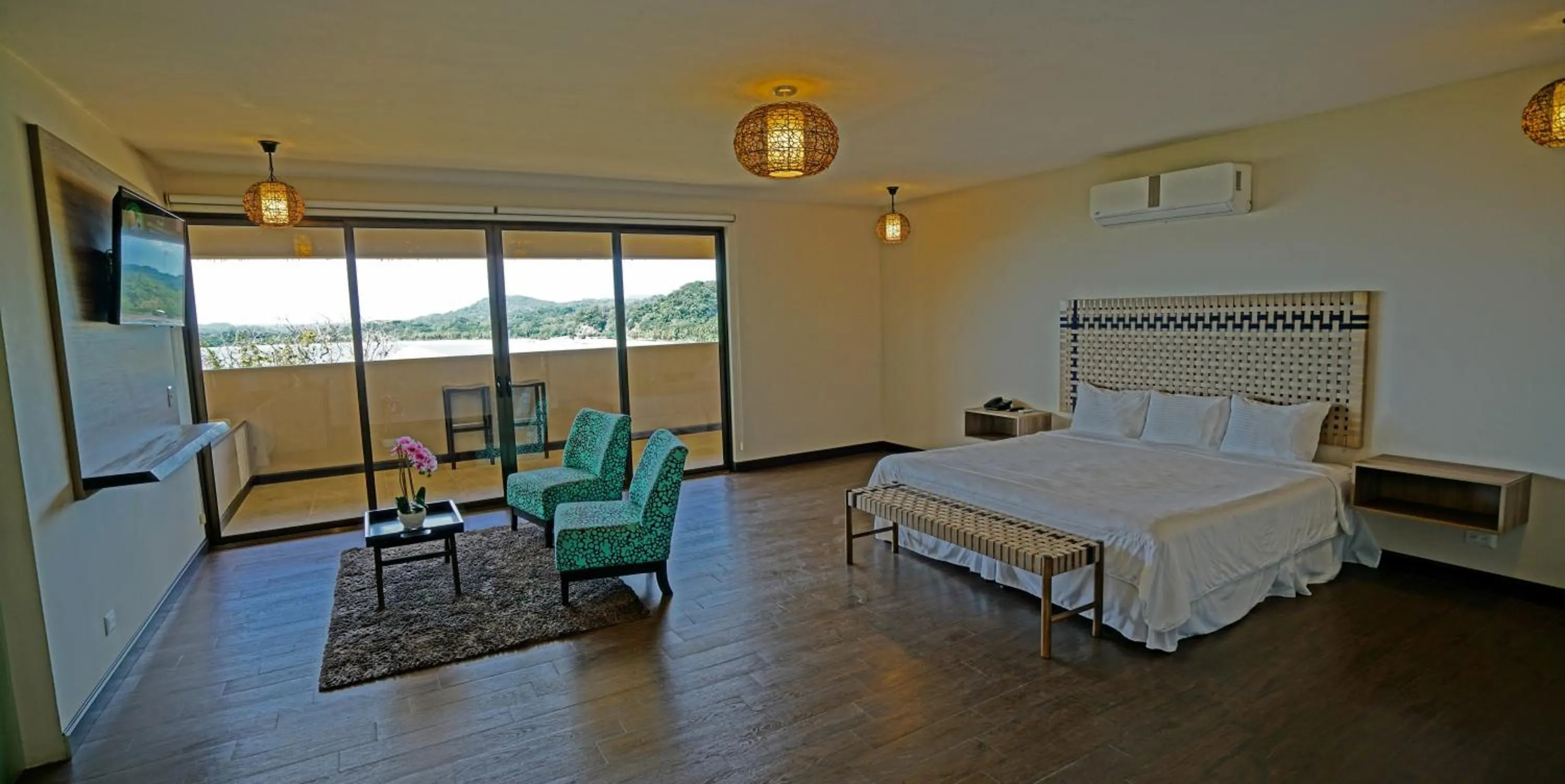 Suite in Nammbú Beach Front Bungalows