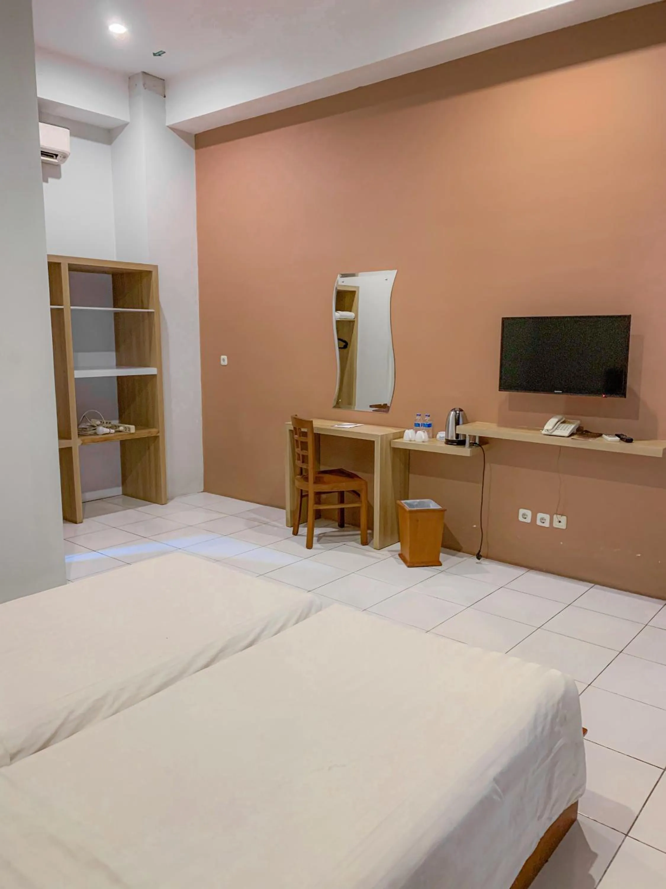 Standard Twin Room in Prima SR Hotel & Convention Yogyakarta