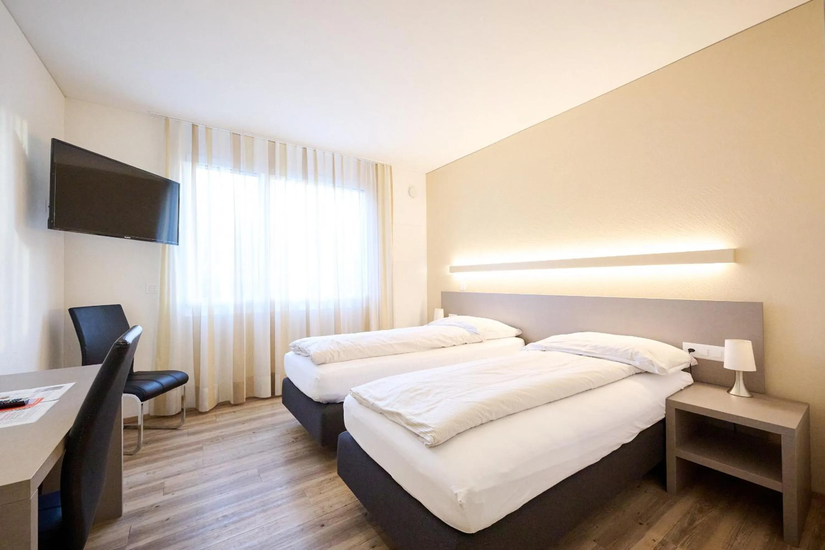 Twin Room in Smart Hotel Kreisel --Self check-In