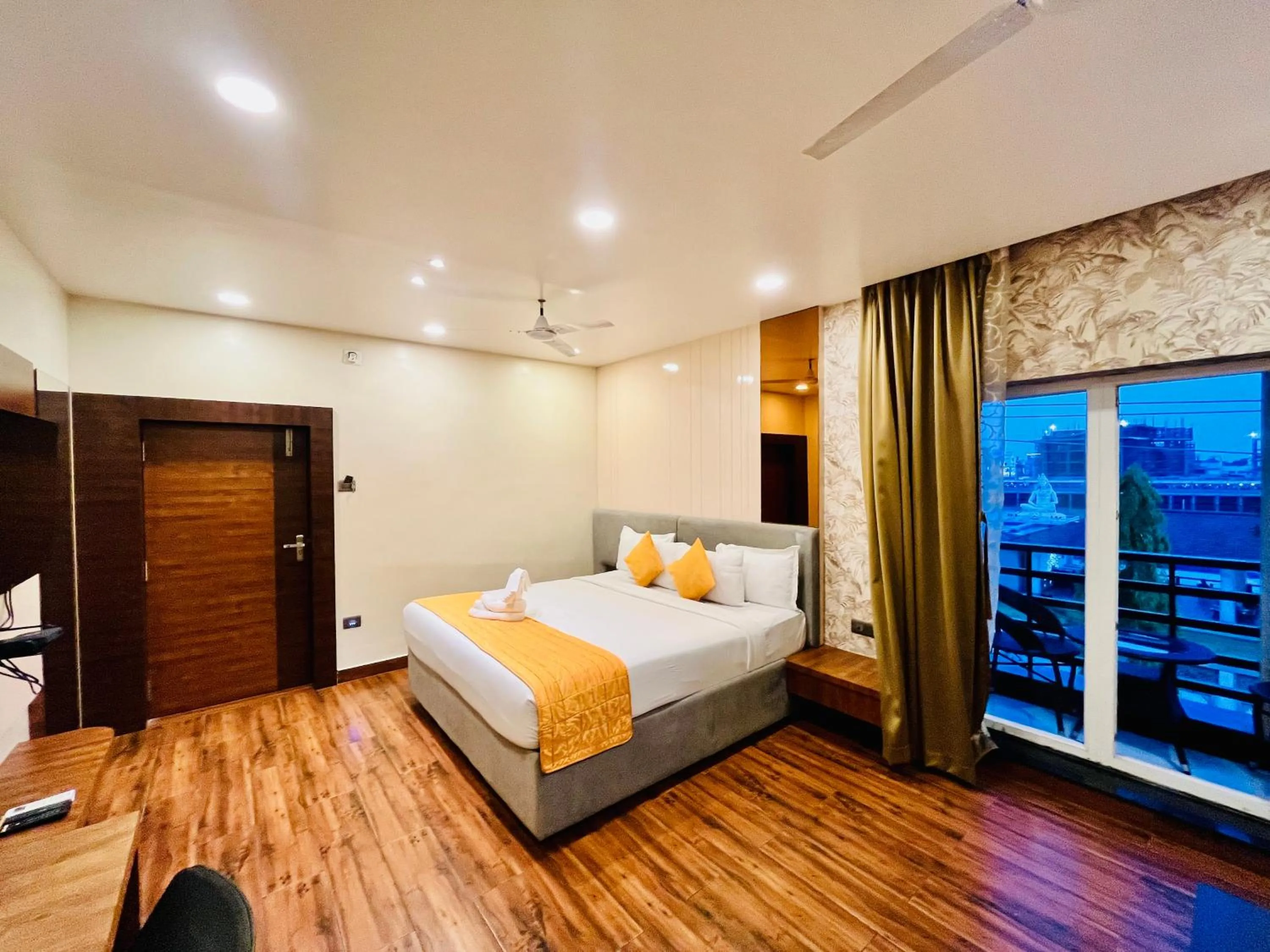 Suite with Balcony in Shankar Bhavan By Vinayak Hotels