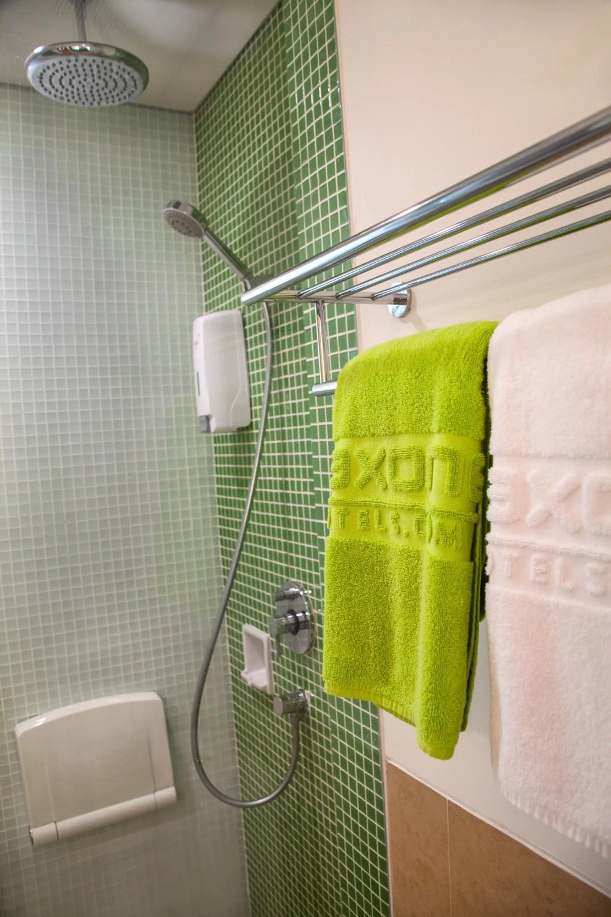 Happiness Twin Room in MaxOneHotel Tidar Surabaya