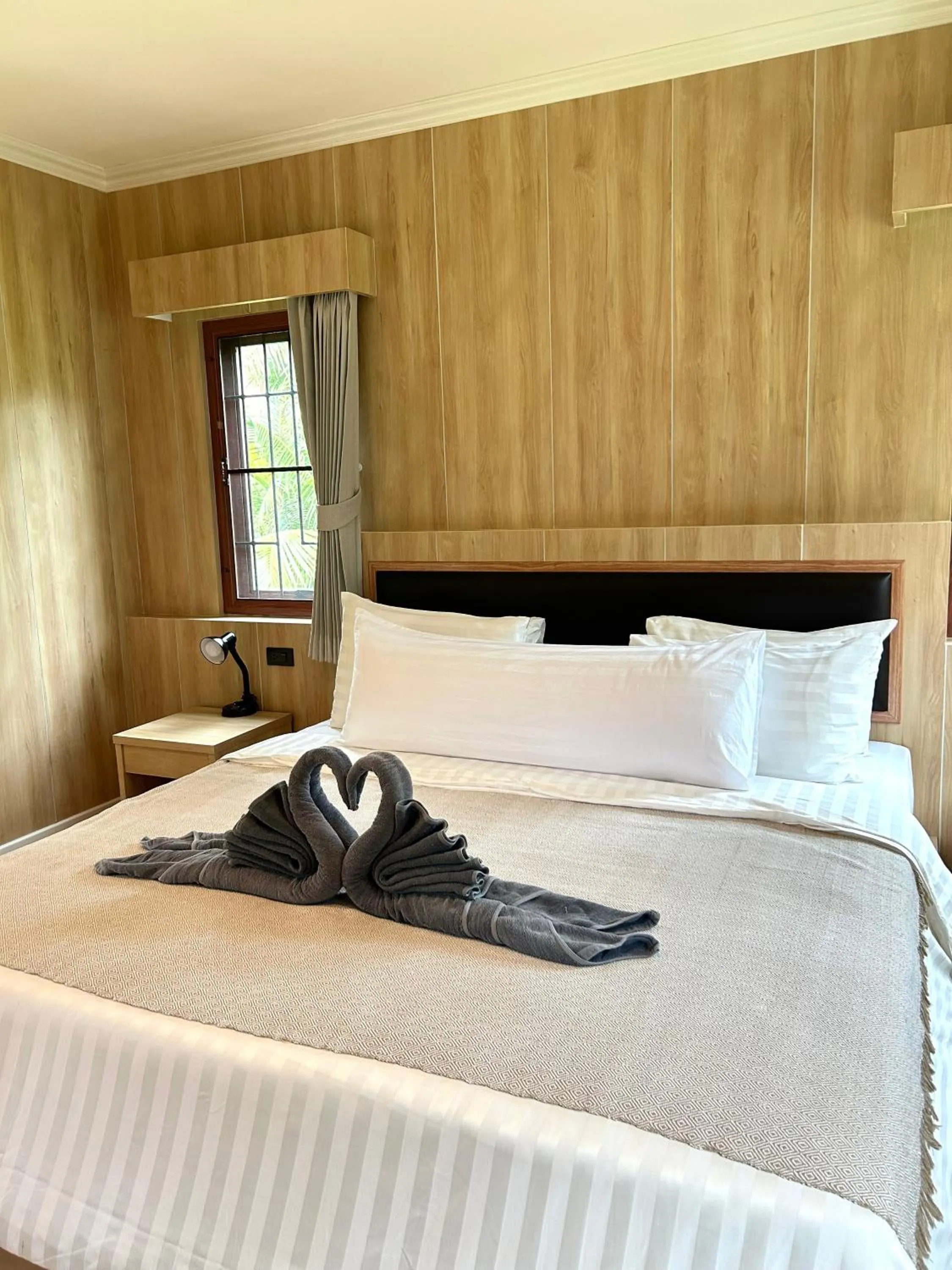 Deluxe Bungalow in Kai Bae Beach Resort Koh Chang