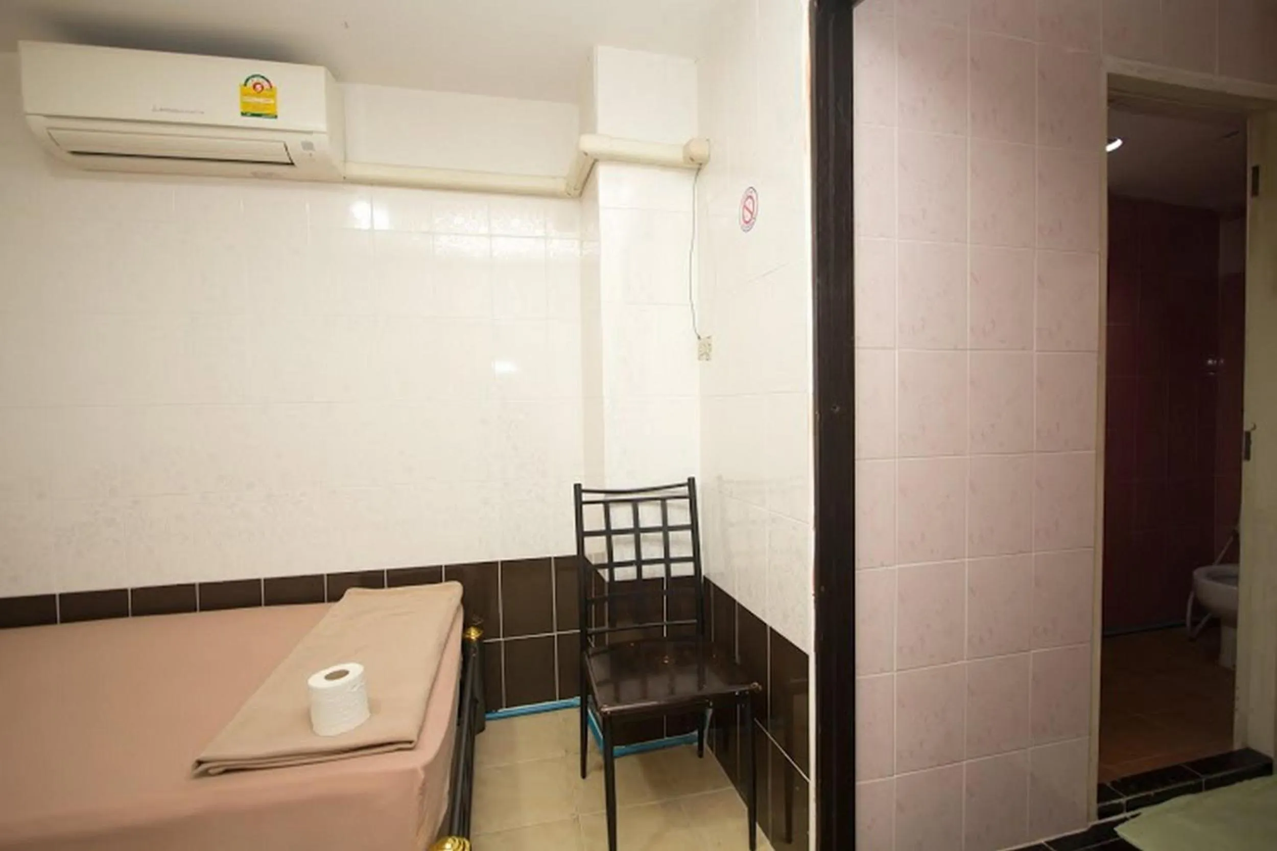 Standard Twin Room in At Home Guest House