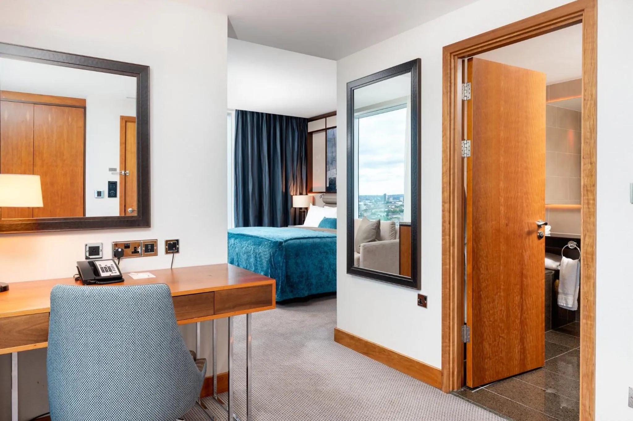Junior King Suite with City View in InterContinental London - The O2
