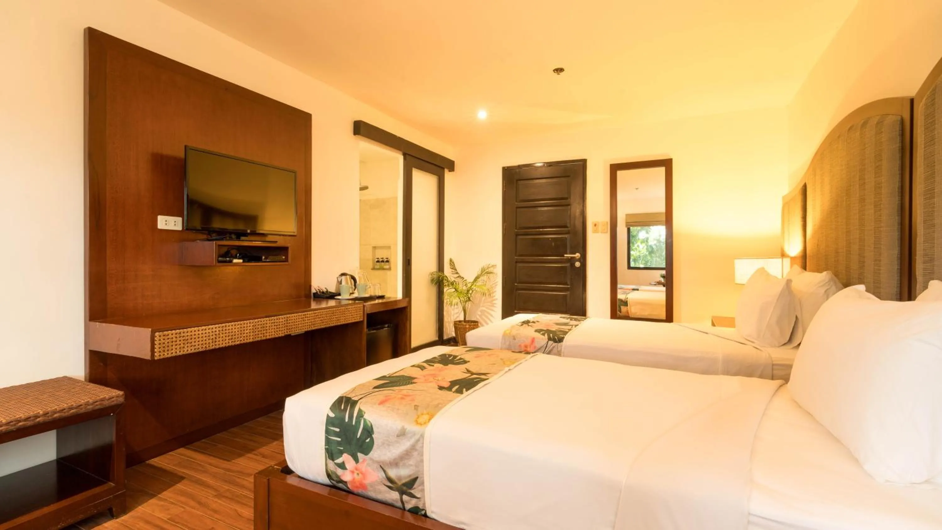 Superior Twin Room in Club Agutaya