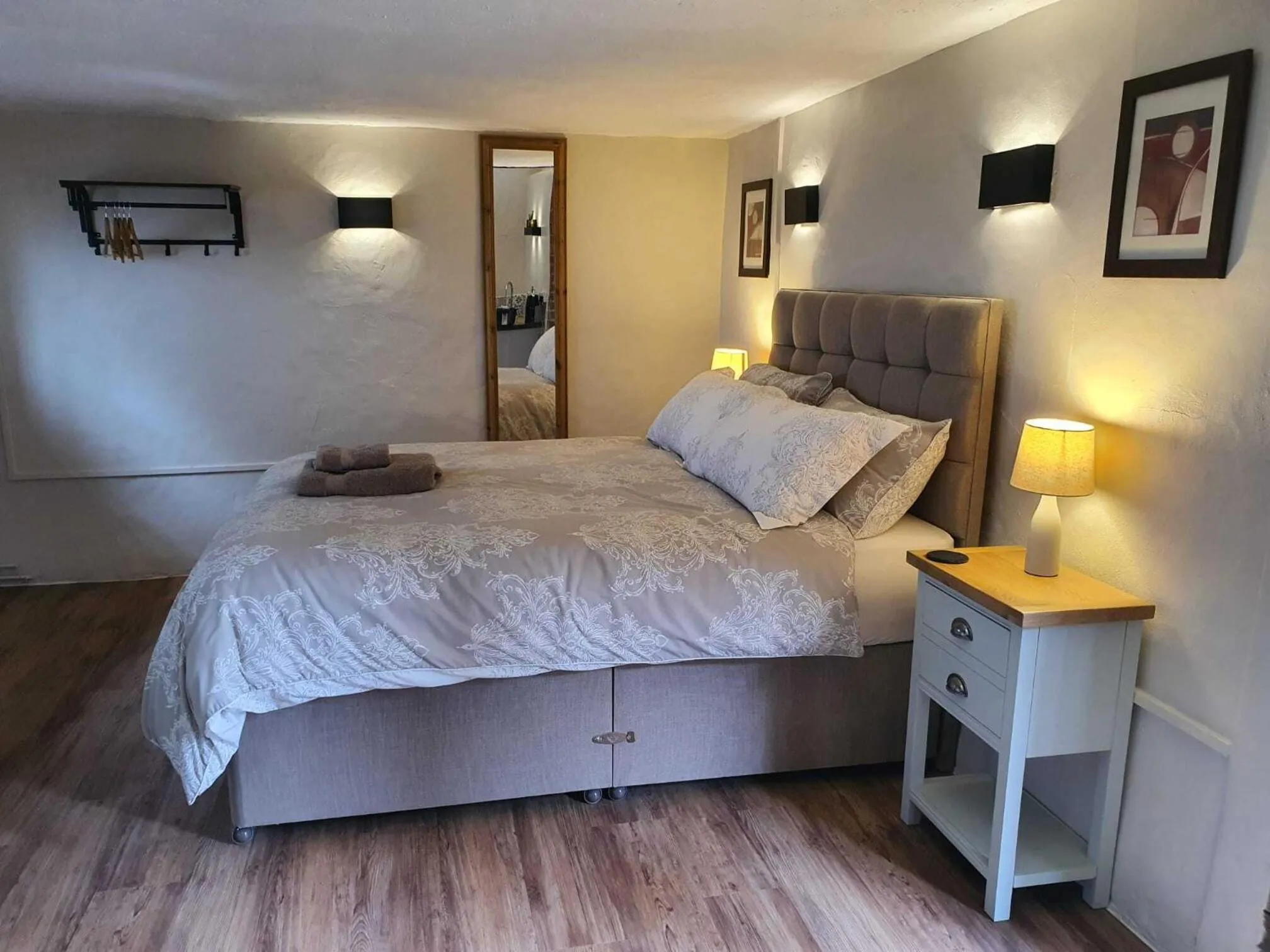 Deluxe Quadruple Room in Lower Bell