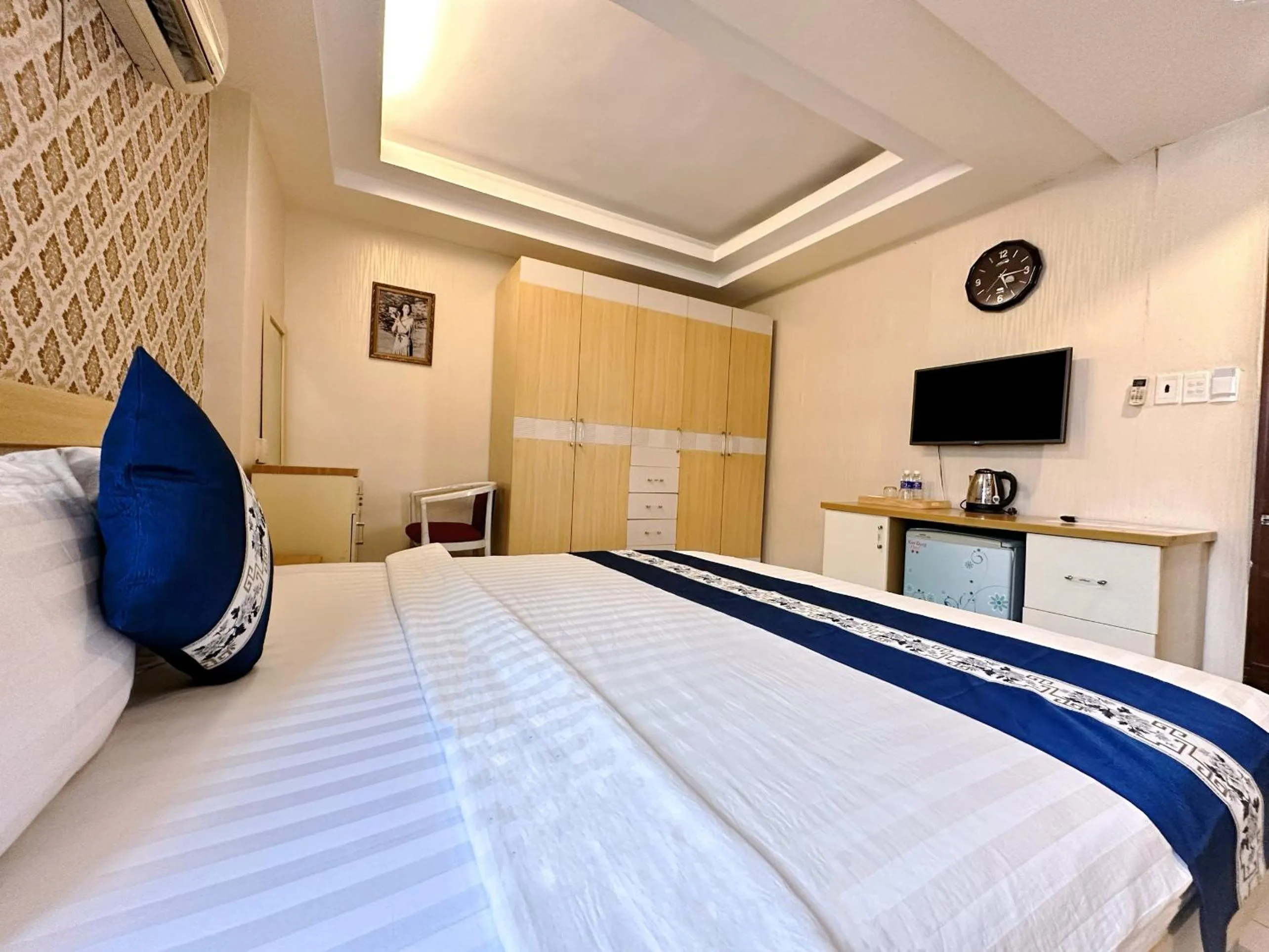Standard Queen Room in Kim Dung Hotel Tran Quang Khai
