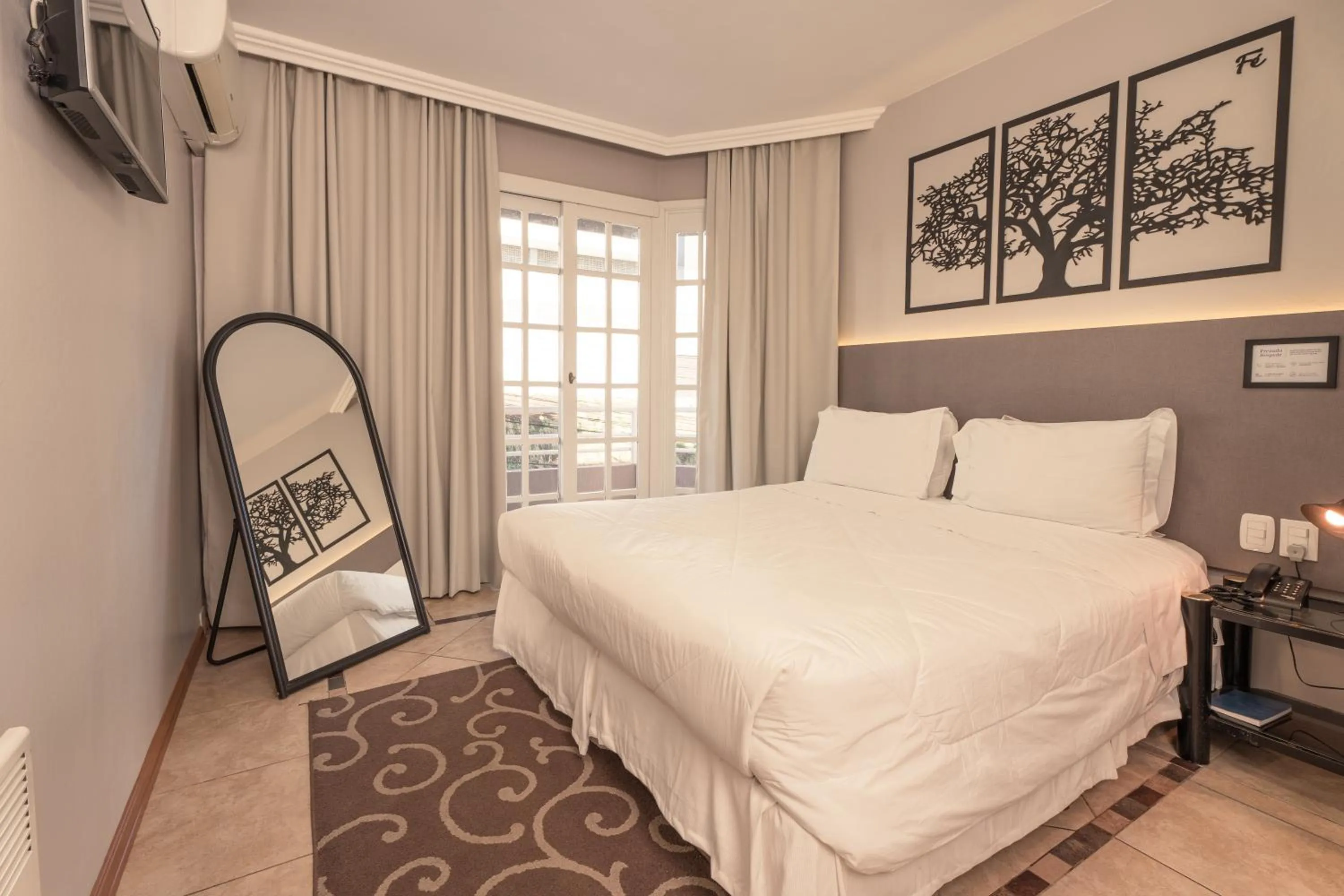 Deluxe Double or Twin Room with City View - single occupancy in Hotel Mont Blanc
