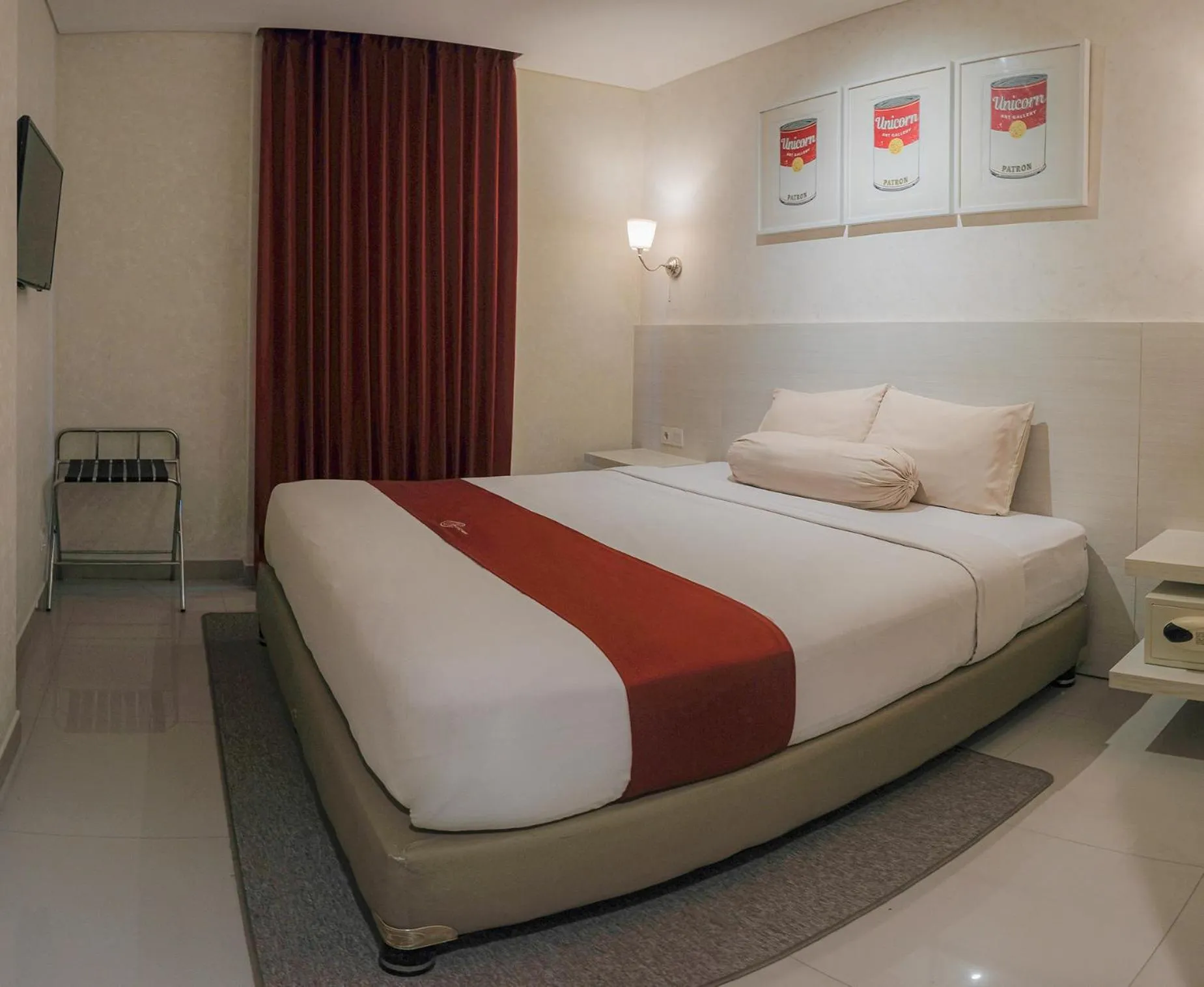 BASIC SUPERIOR ROOM in The Win Hotel Surabaya