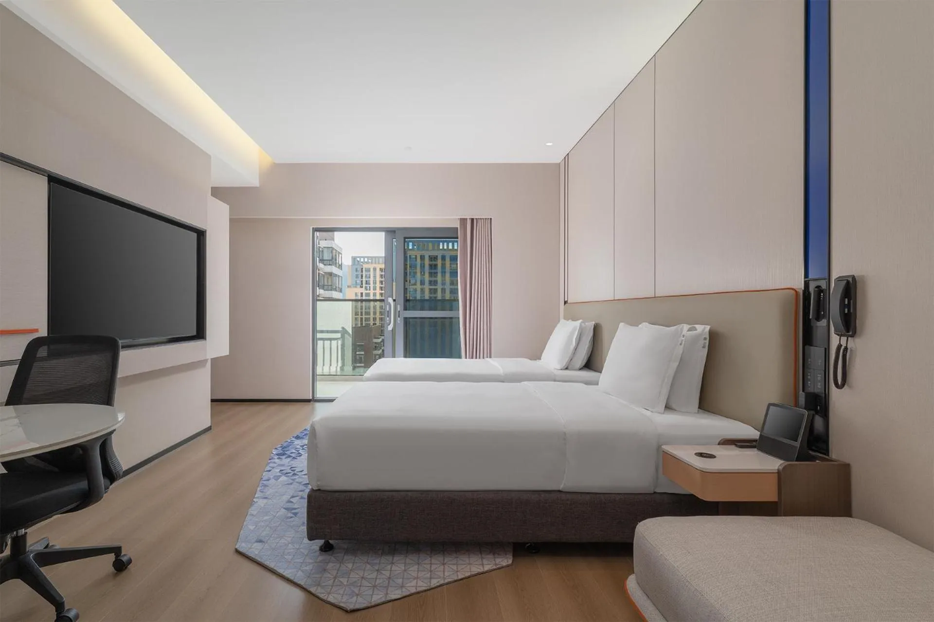 Hollywood Twin Standard in Holiday Inn Express Kunming Yiliang Center by IHG