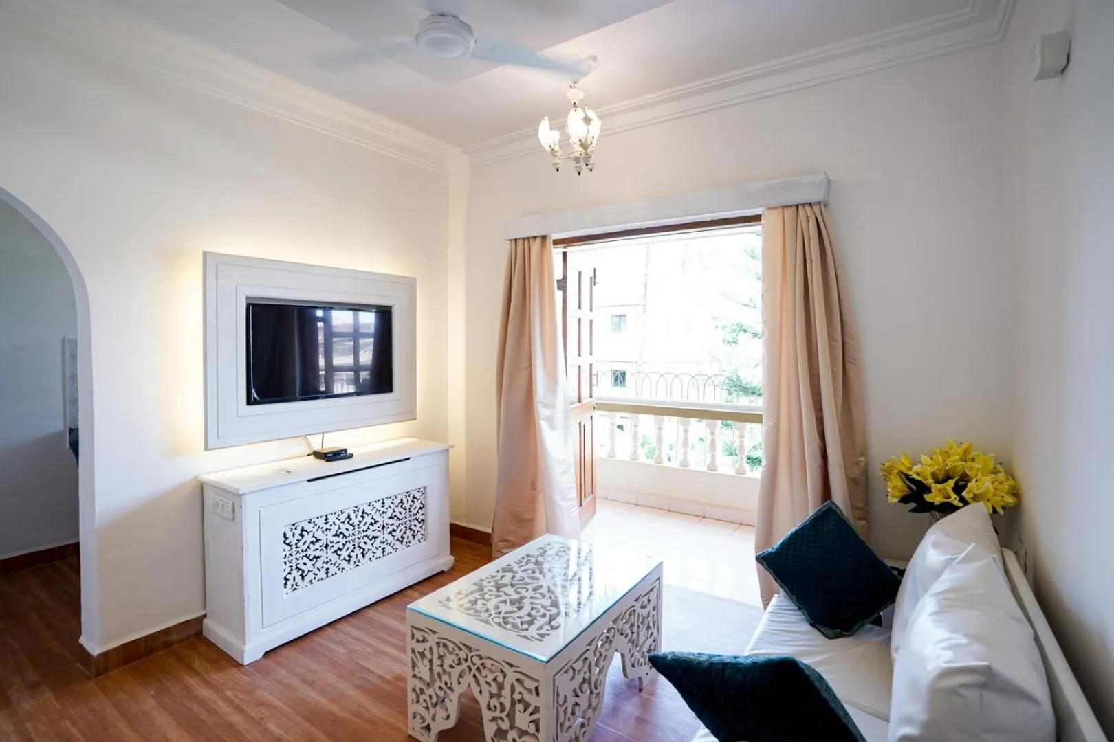 Executive Suites 1 BHK with Living Room in Lillywoods Highland Beach Resort- Candolim