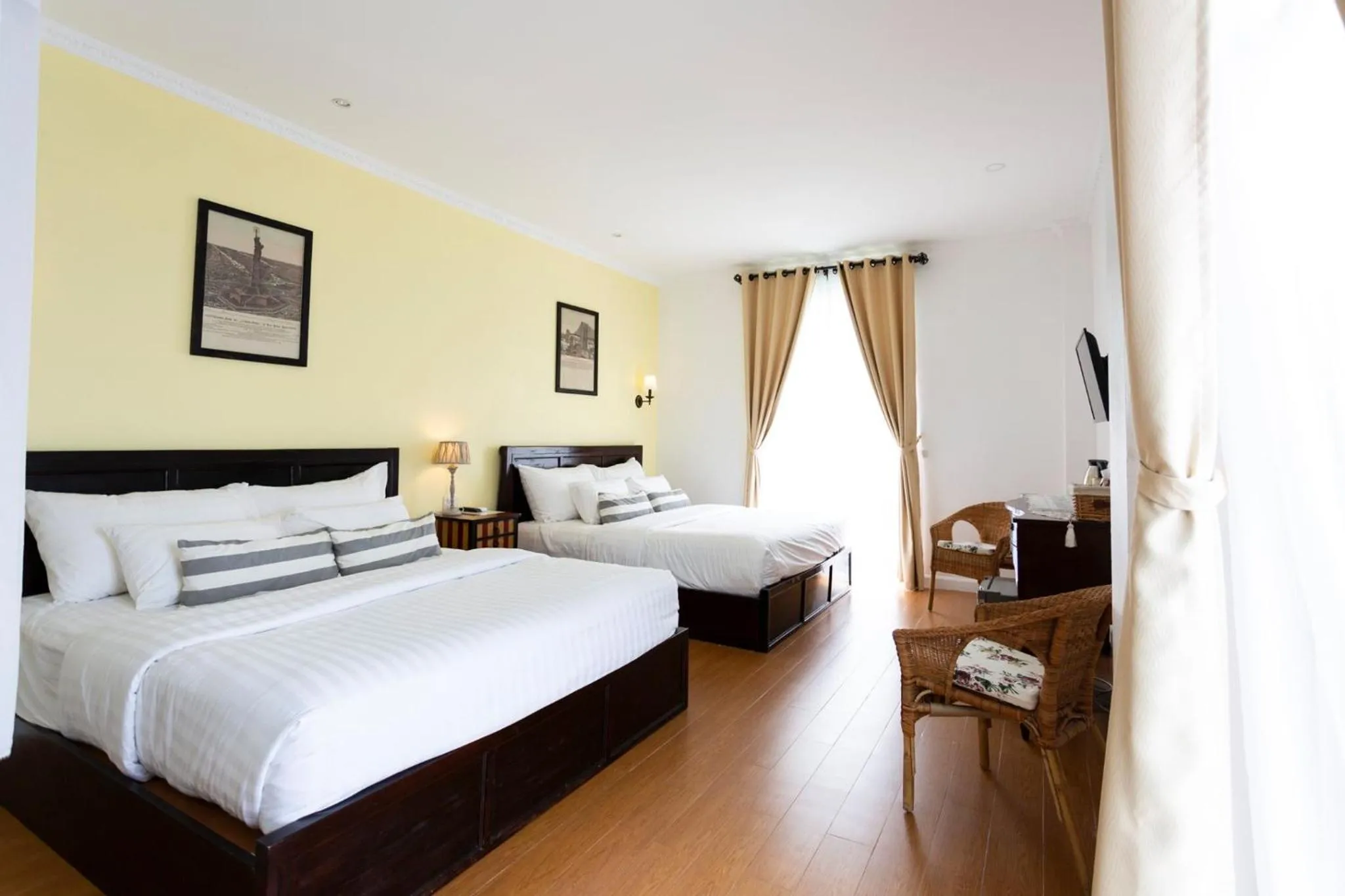 Quadruple Room with Balcony in Nai Suan Bed and Breakfast