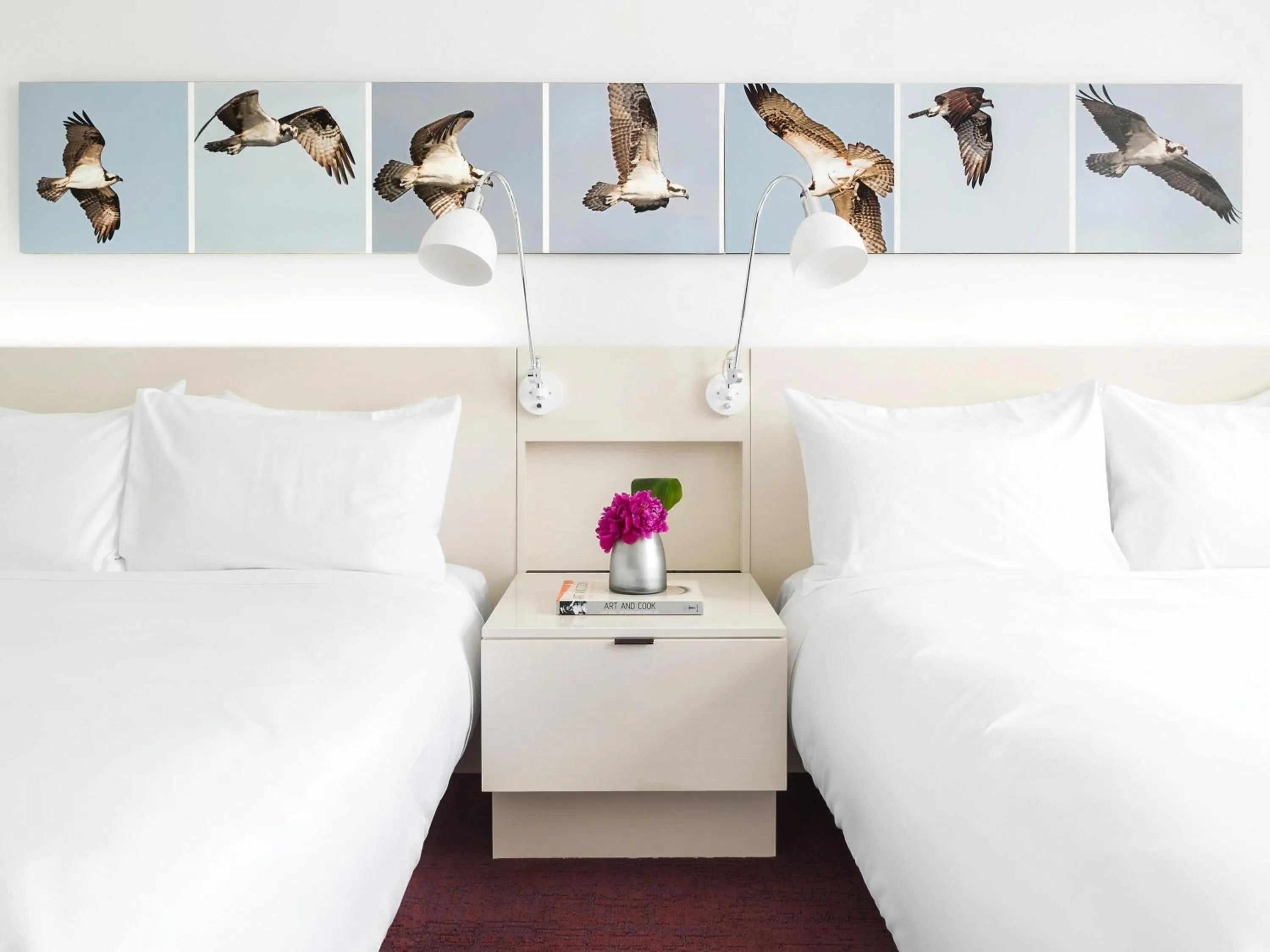 Deluxe Queen Room in 21c Museum Hotel Lexington