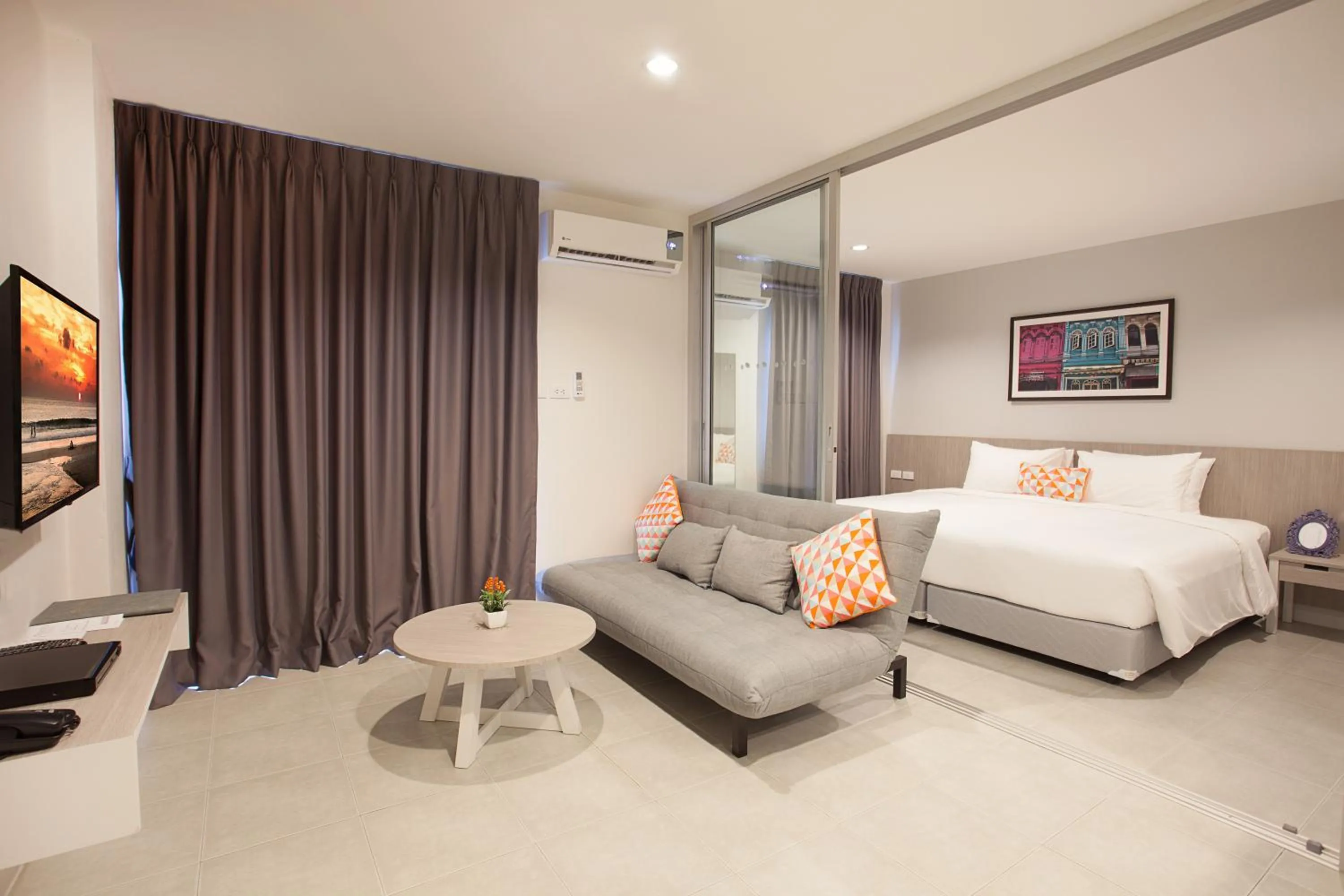 Deluxe Suite Room (Non - Smoking) in Recenta Suite Phuket Suanluang