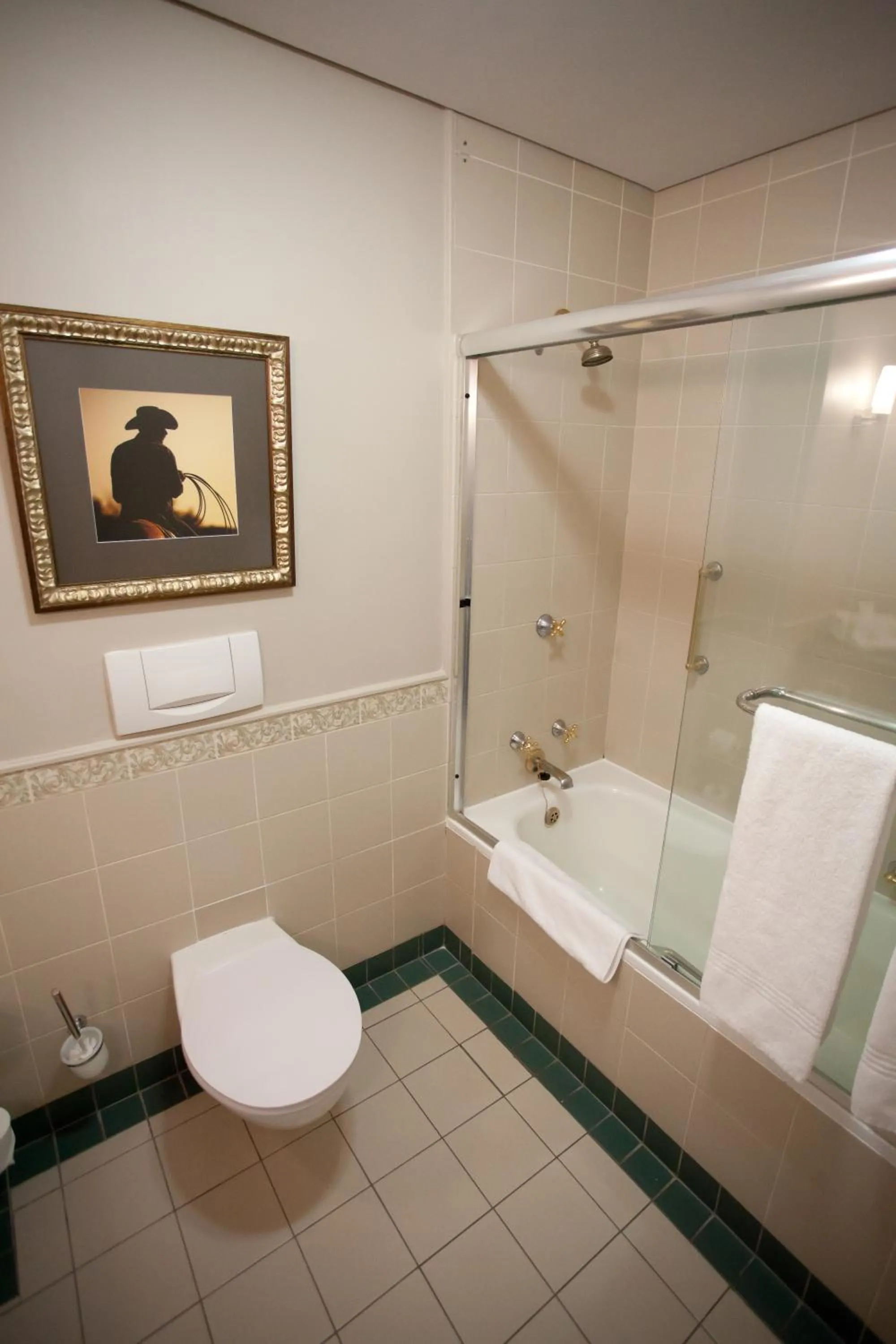 Deluxe King Room in Walmont at Graceland