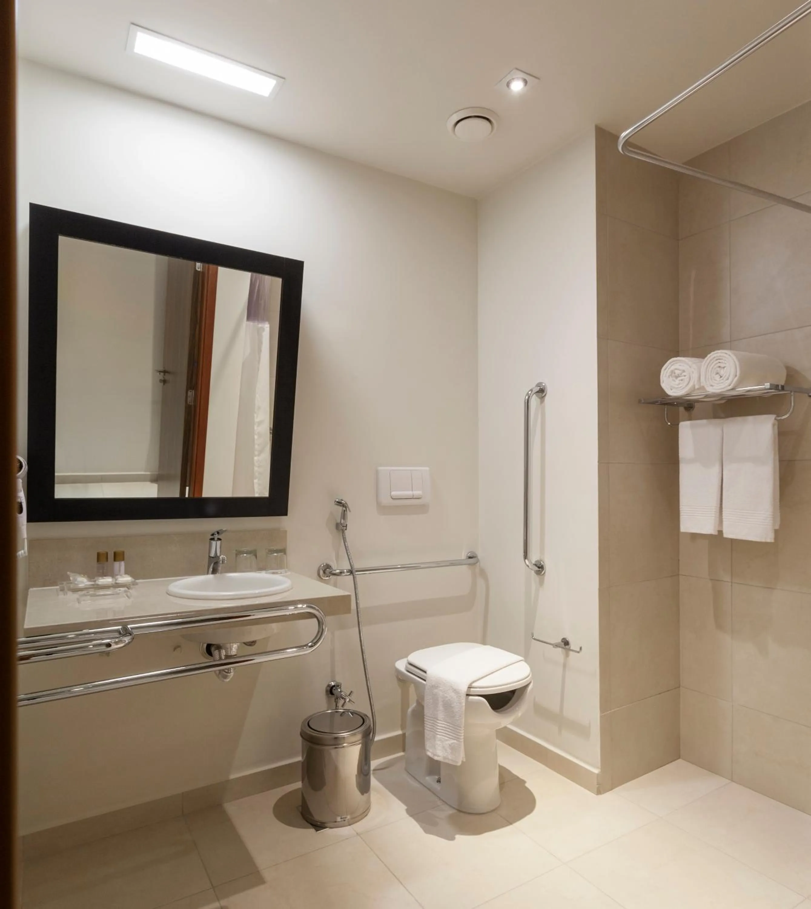 Standard Twin Room in Tulip Inn Sete Lagoas