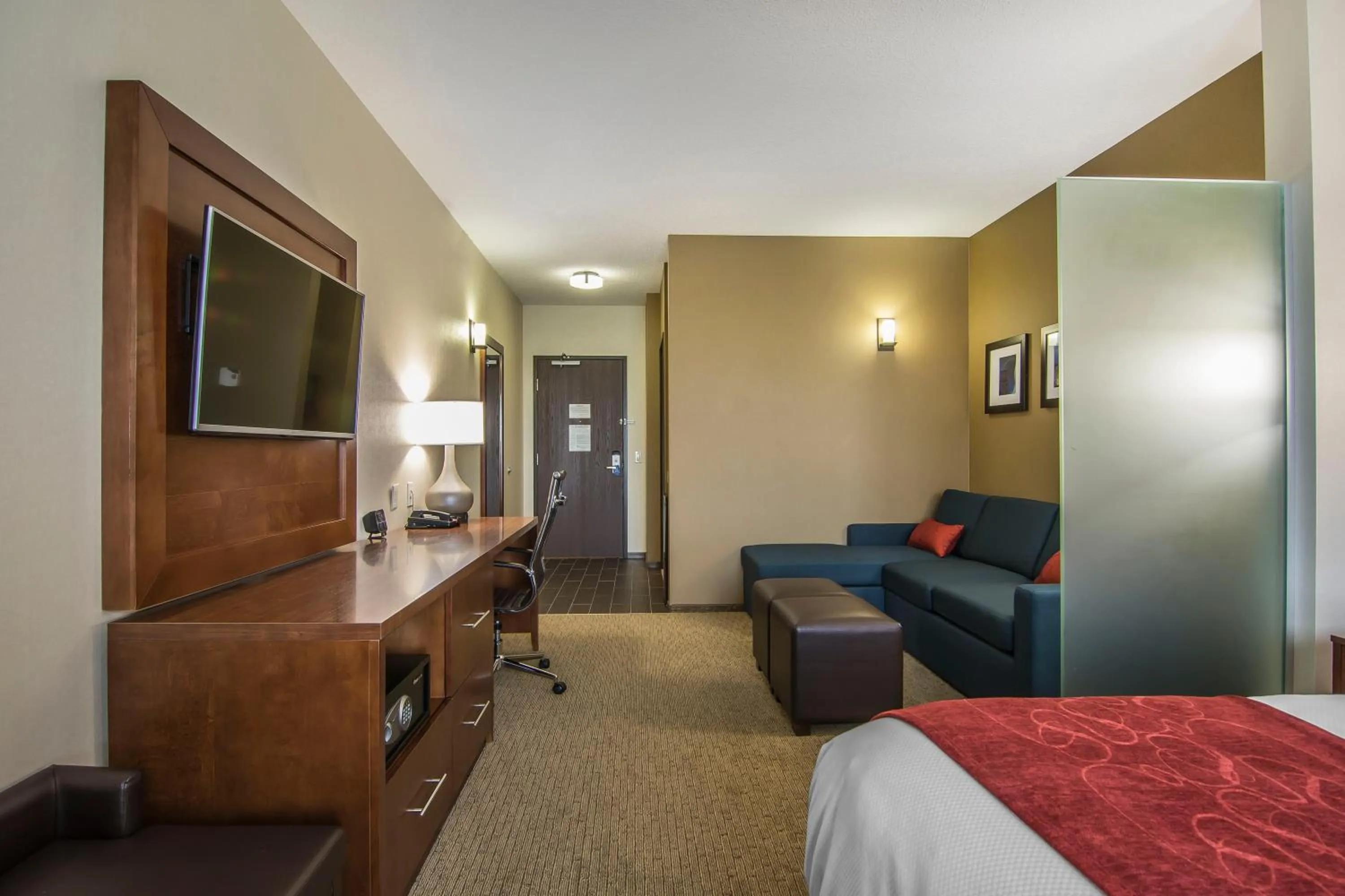 King Suite with Sofa Bed in Comfort Suites Regina