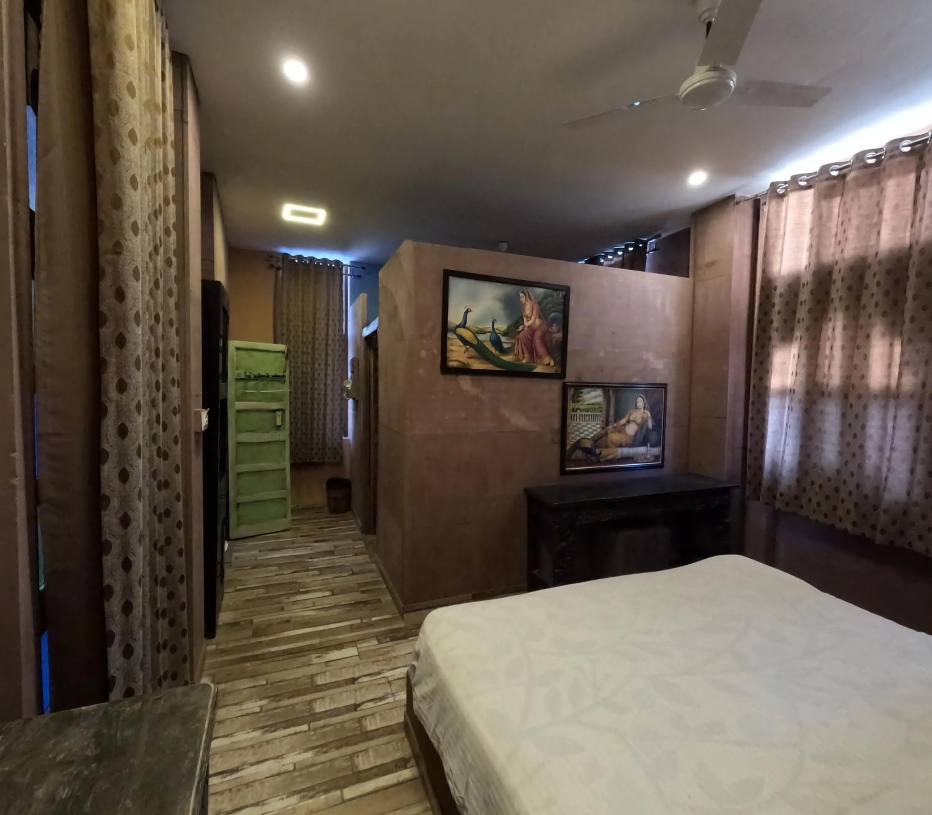 Superior King Suite in Rani Mahal