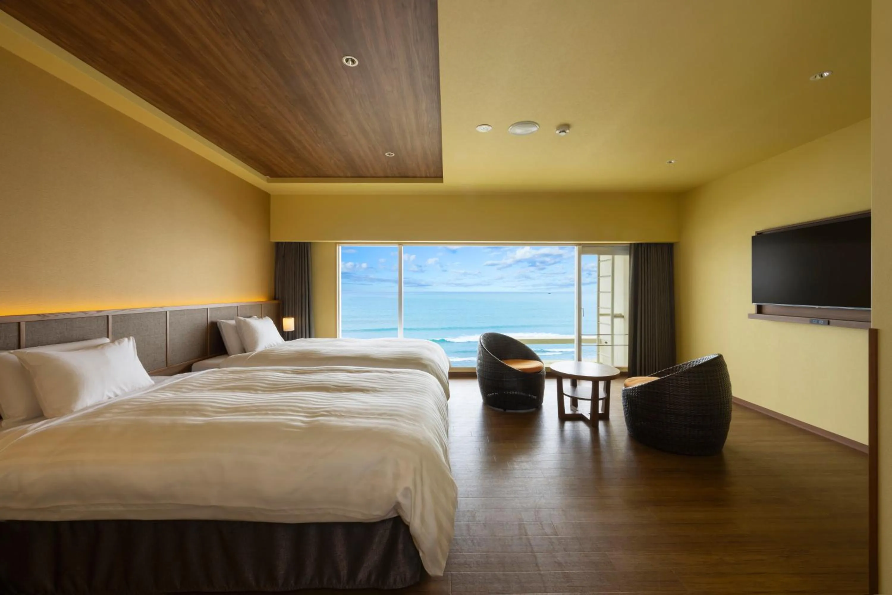 Superior Twin Room with Sea View in Kamogawa Grand Hotel