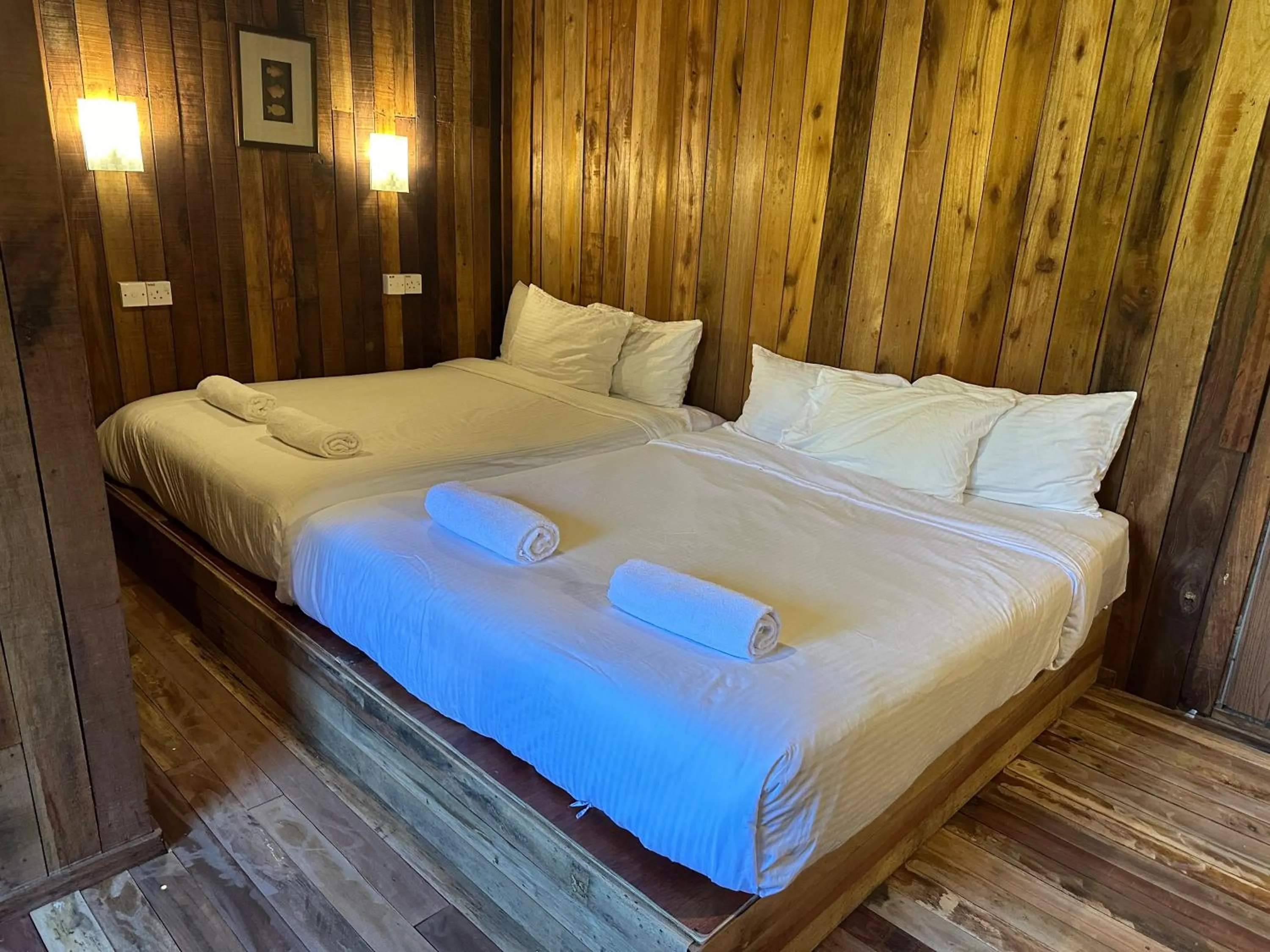 Queen Room with Two Queen Beds in Joe Fisherman Inn