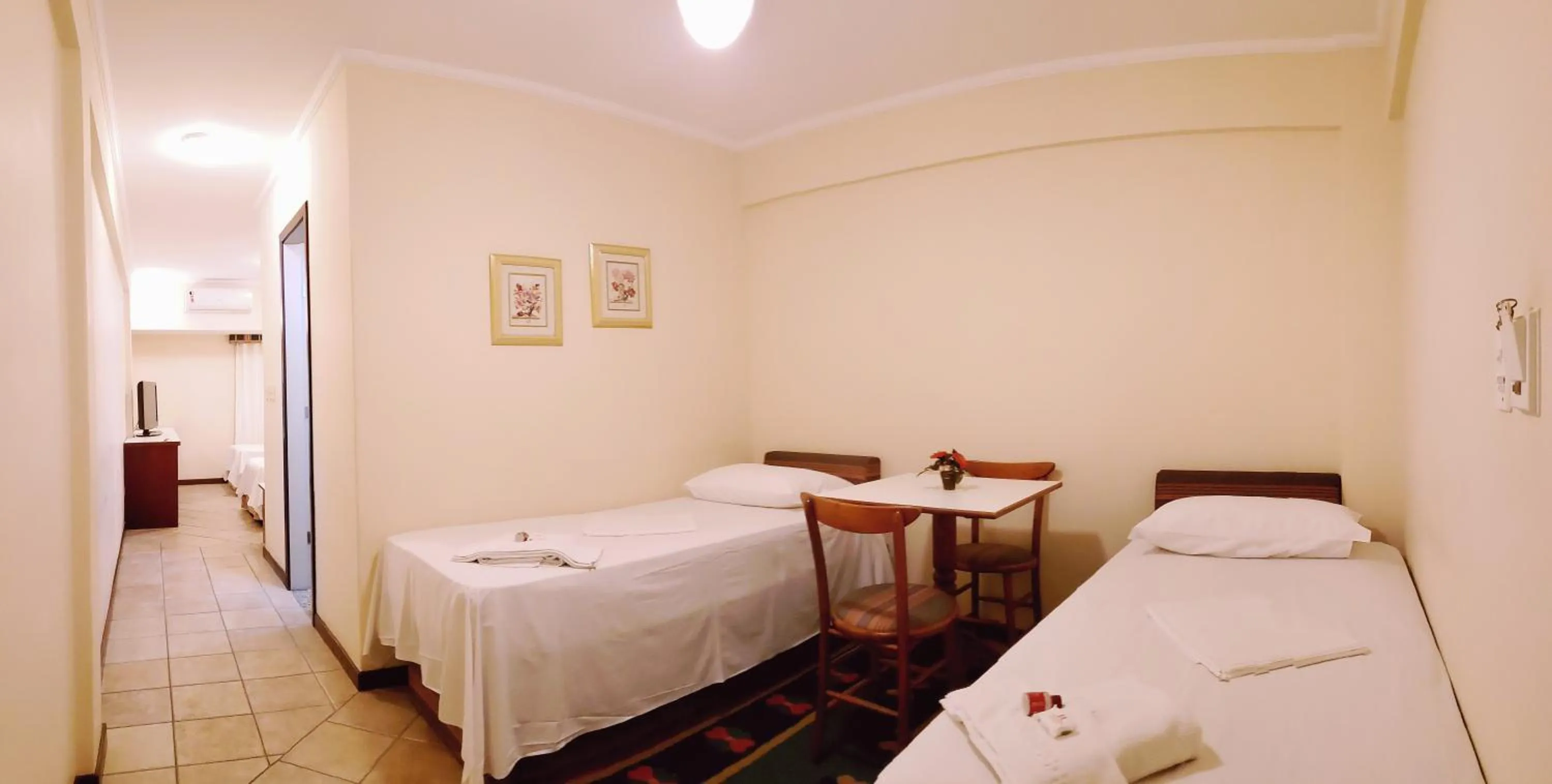 Deluxe Triple Room in Lord Plaza Hotel