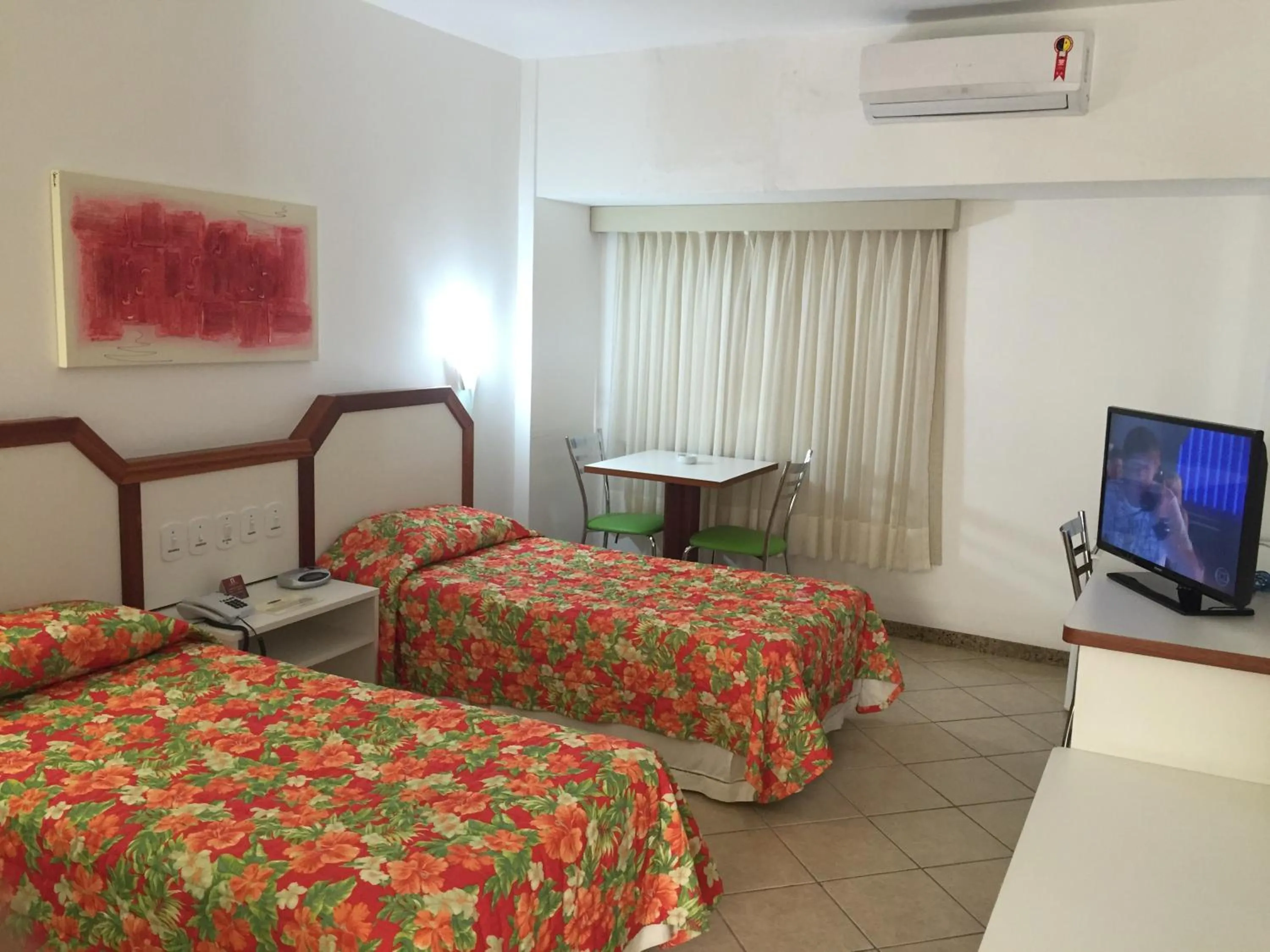 Deluxe Twin Room in Lord Plaza Hotel